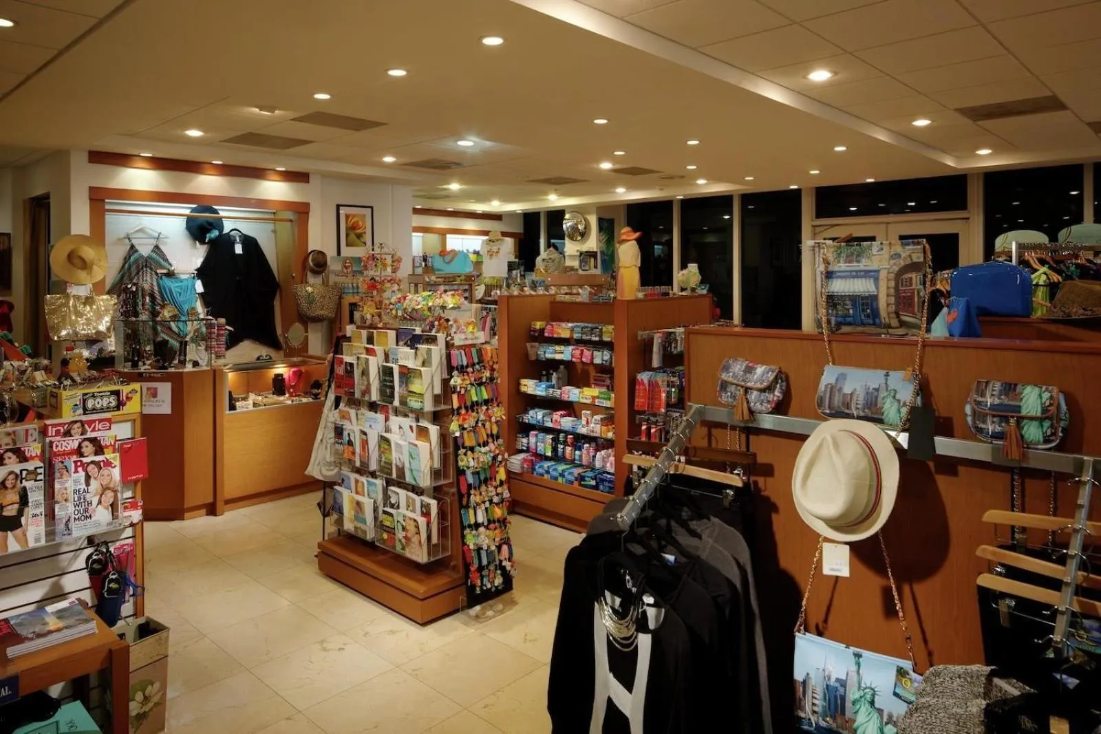 On-site shops in Beach House Fort Lauderdale, A Hilton Resort