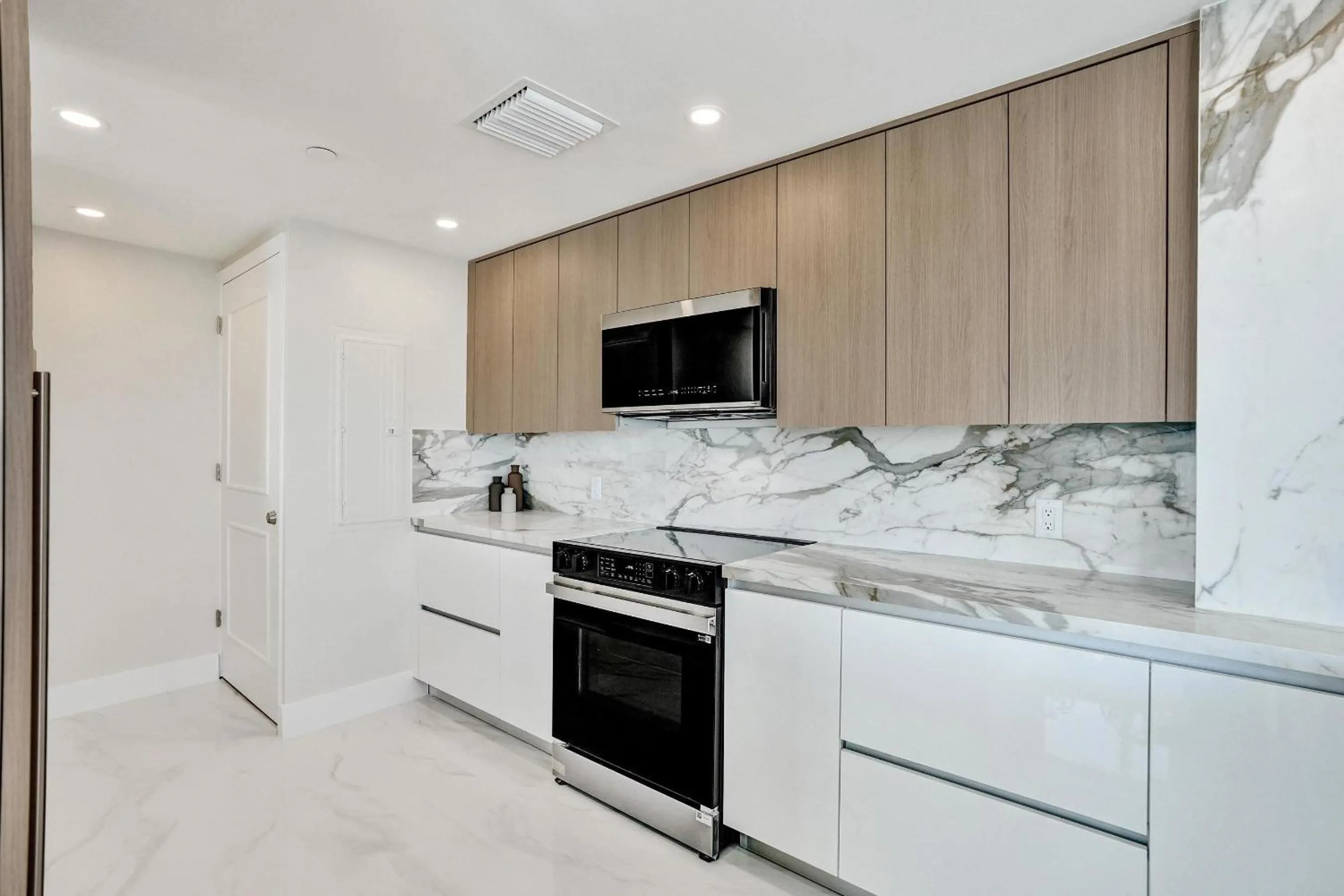Kitchen or kitchenette in Beach House Fort Lauderdale, A Hilton Resort