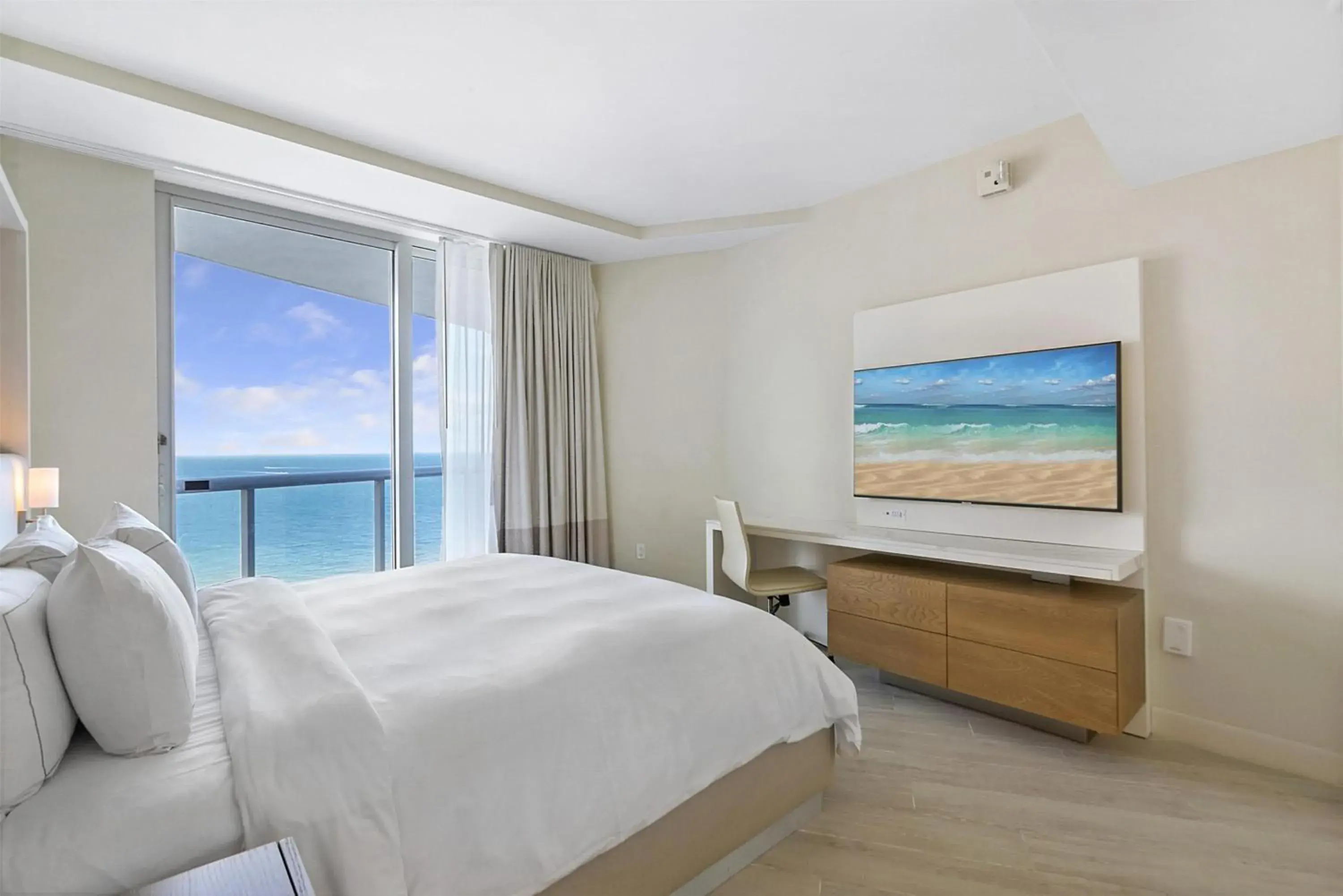 Bed in Beach House Fort Lauderdale, A Hilton Resort Bed in Beach House Fort Lauderdale, A Hilton Resort