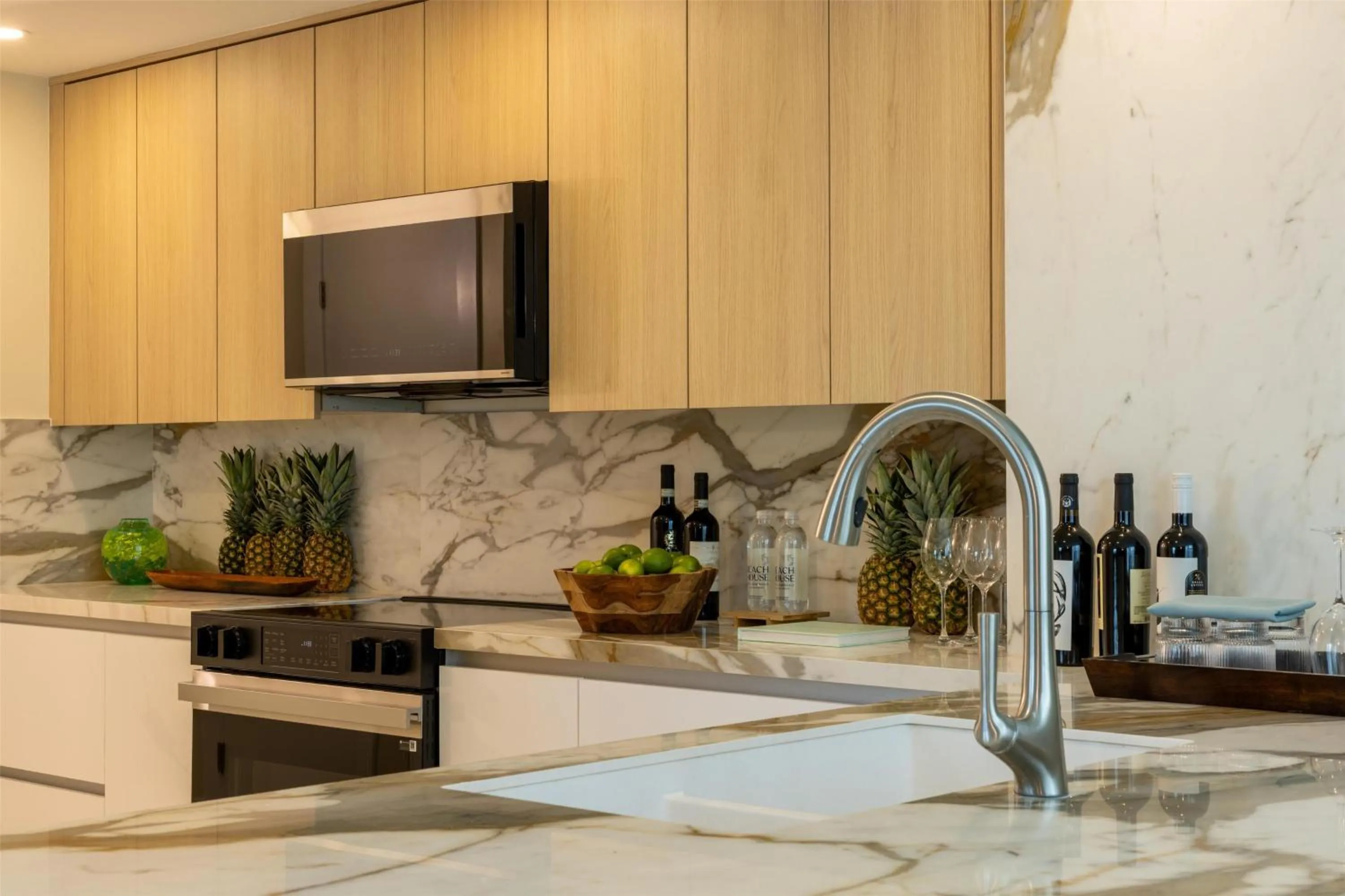 Kitchen or kitchenette in Beach House Fort Lauderdale, A Hilton Resort