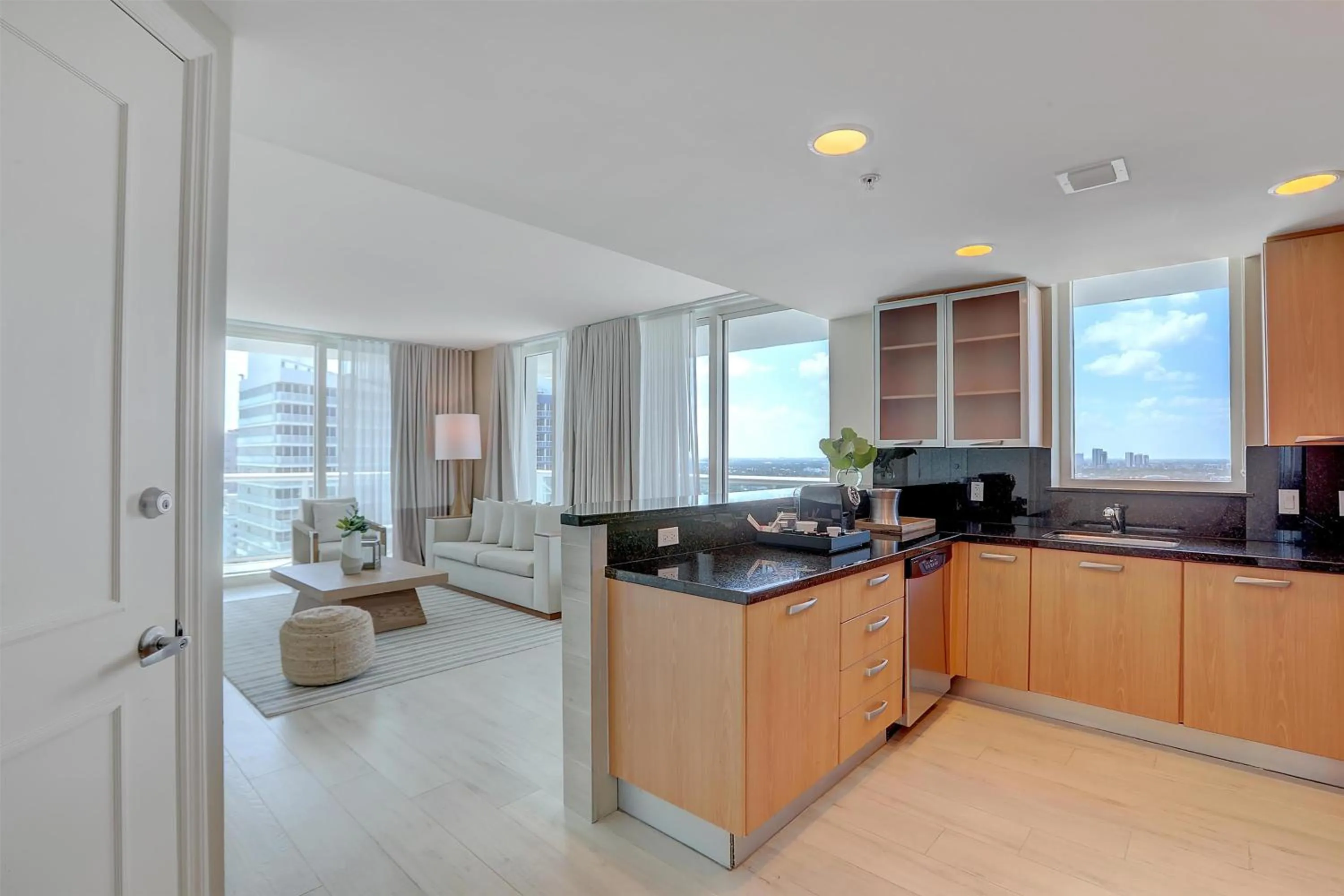 Kitchen or kitchenette in Beach House Fort Lauderdale, A Hilton Resort