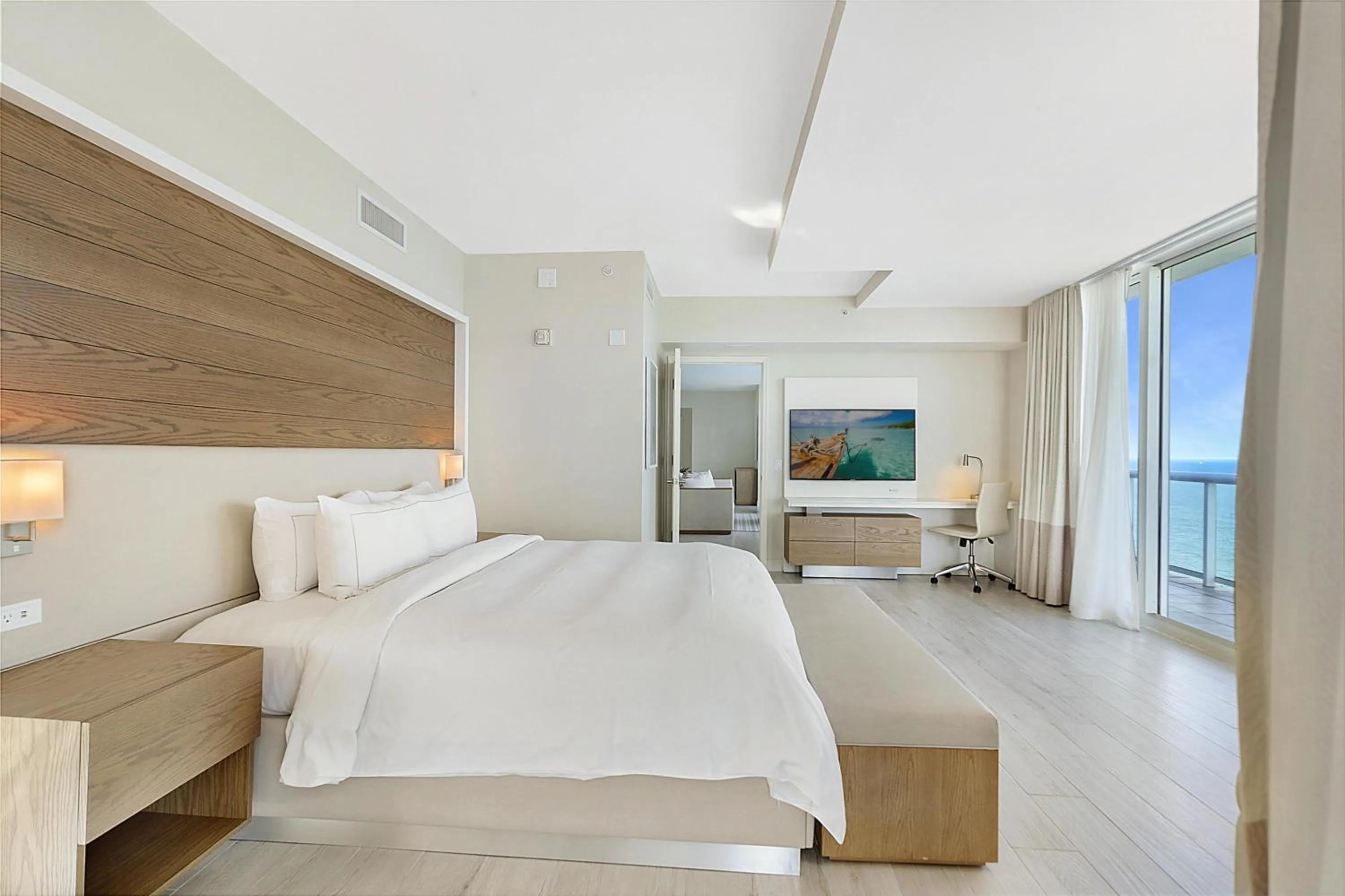 Bed in Beach House Fort Lauderdale, A Hilton Resort