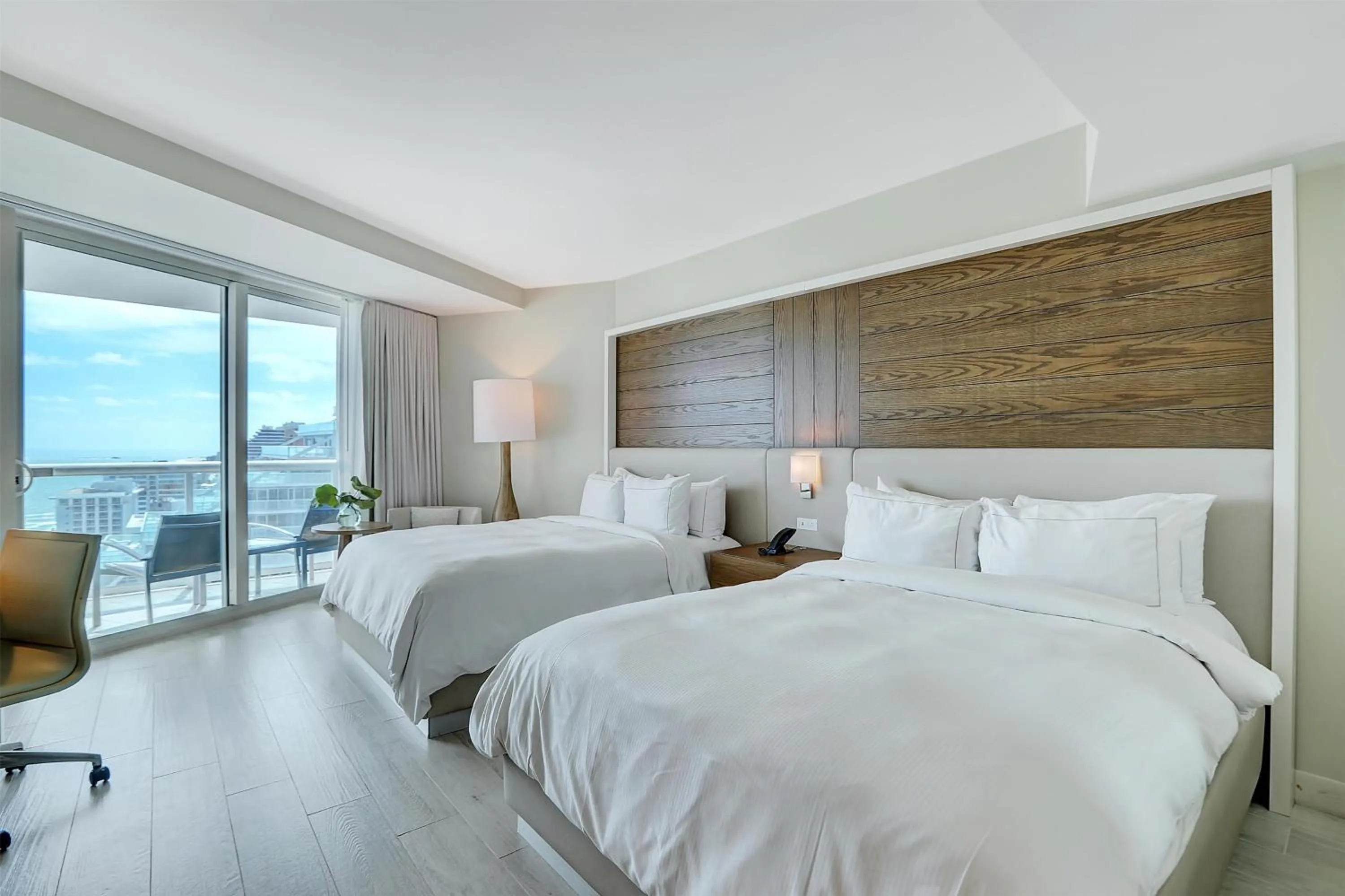 Bed in Beach House Fort Lauderdale, A Hilton Resort