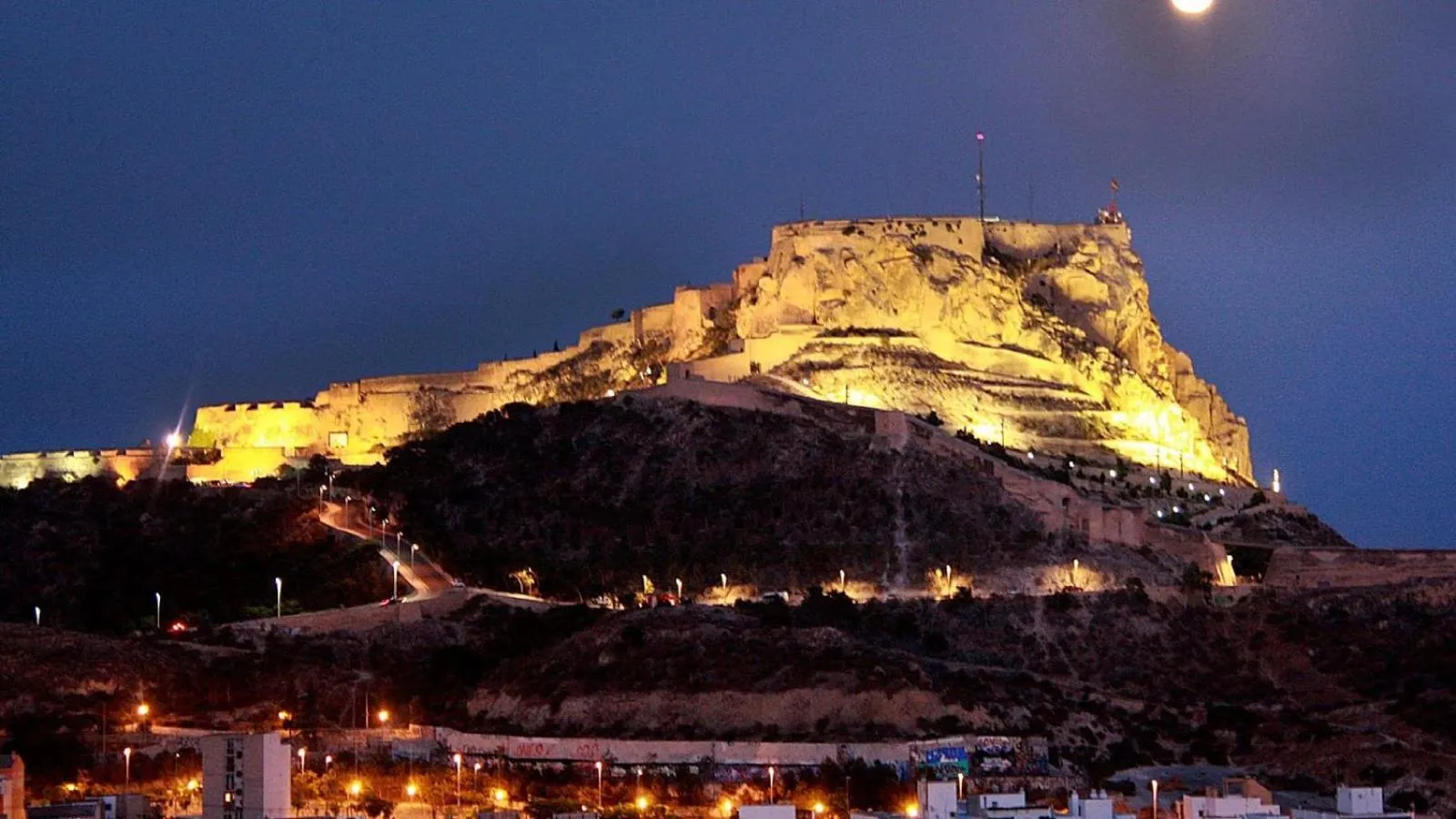 Nearby landmark in Urban Rooms Alicante