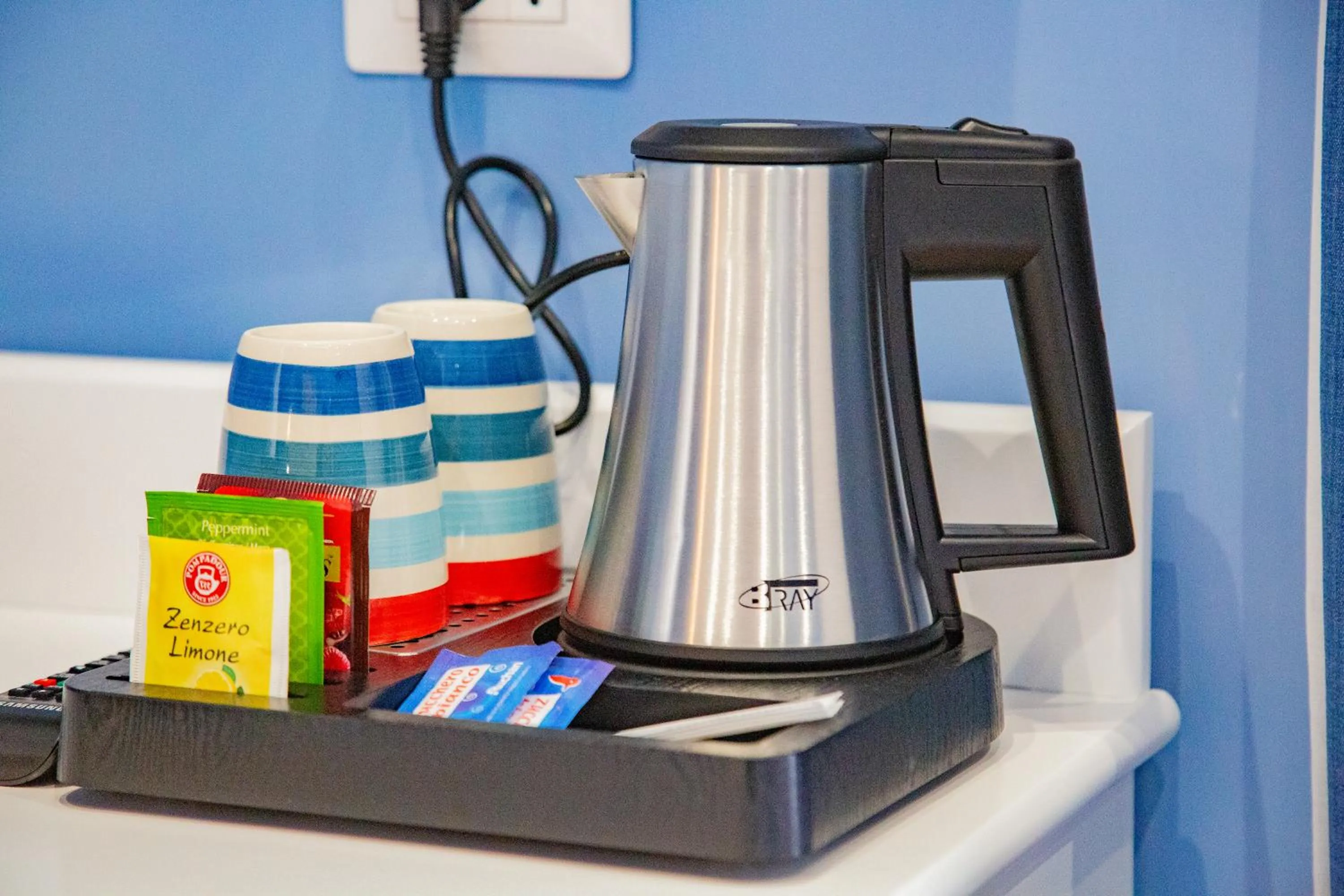 Coffee/tea facilities in Suite CuoreNapoletano