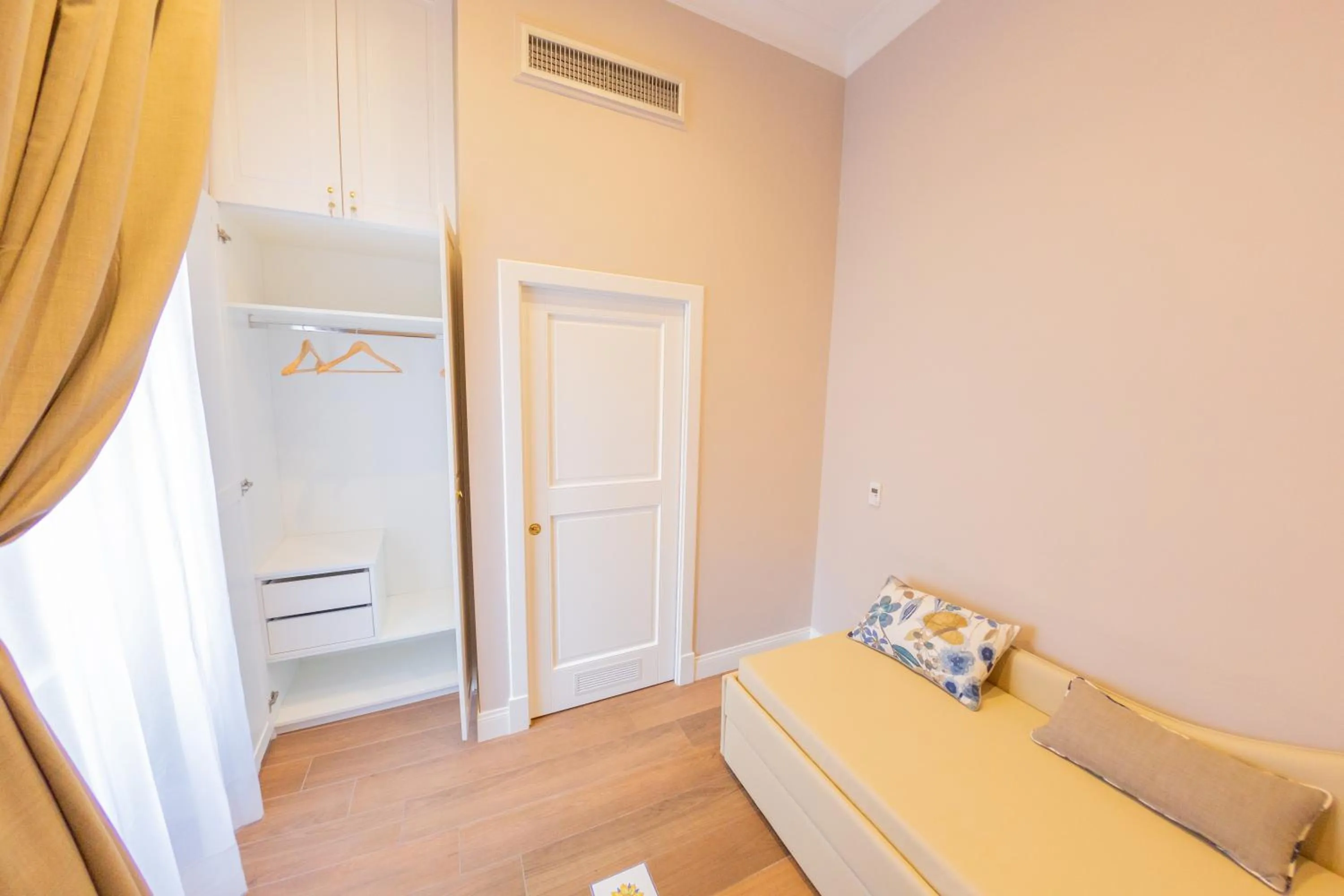 Bedroom, Bed in Suite CuoreNapoletano