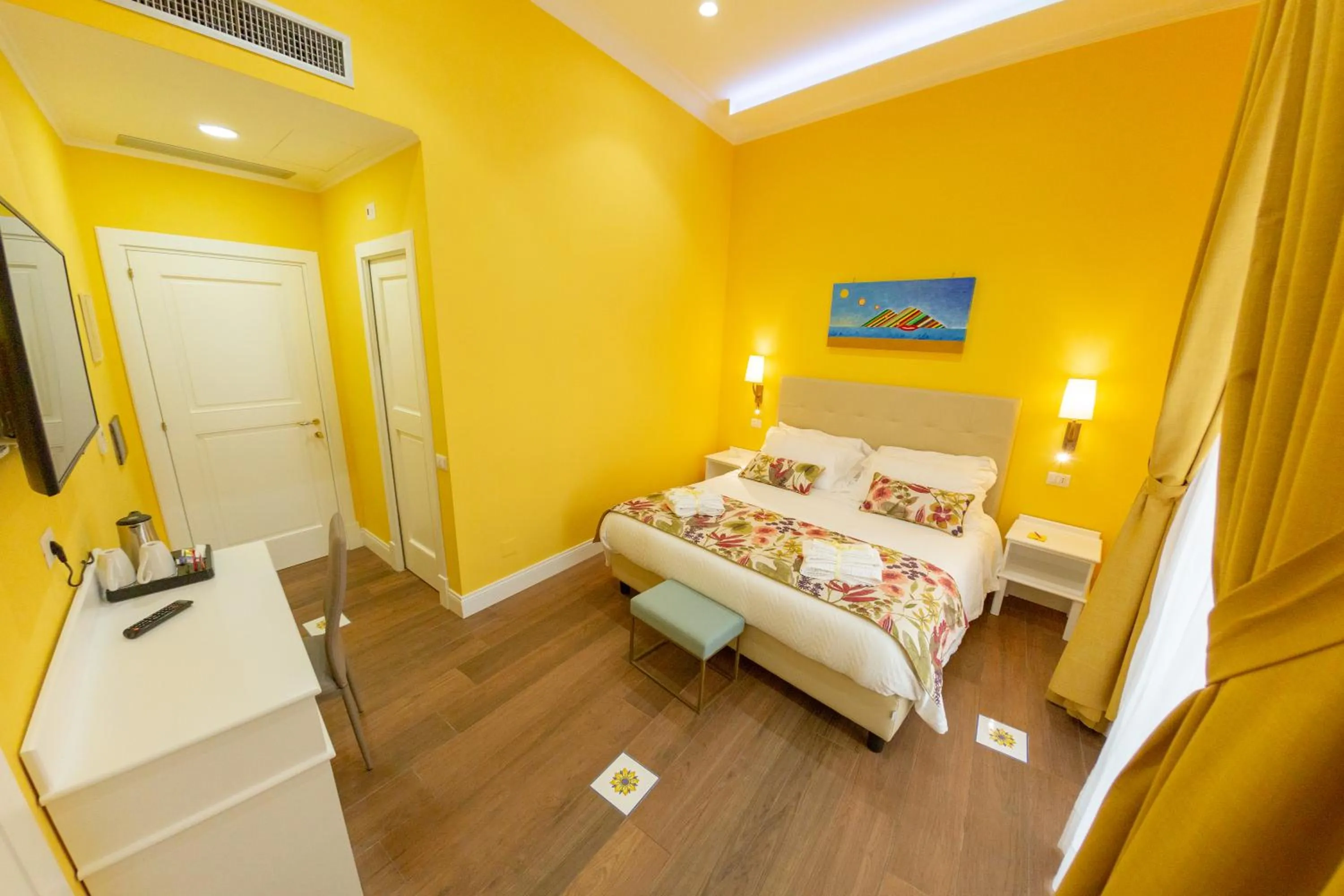 Bedroom, Bed in Suite CuoreNapoletano