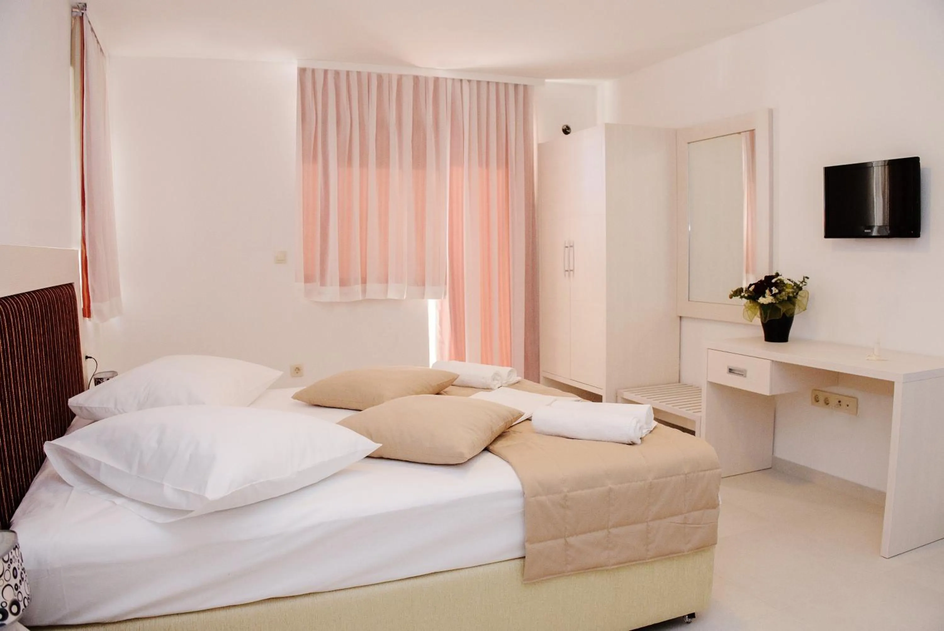 Photo of the whole room, Bed in Villa Palloma