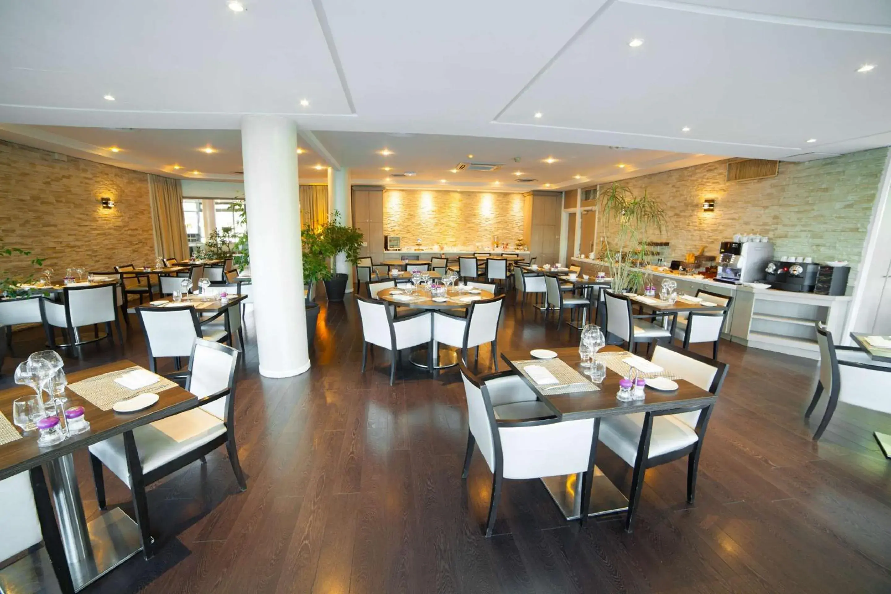 Restaurant/places to eat in Best Western Plus Evreux Palais Des Congrès Restaurant/places to eat in Best Western Plus Evreux Palais Des Congrès