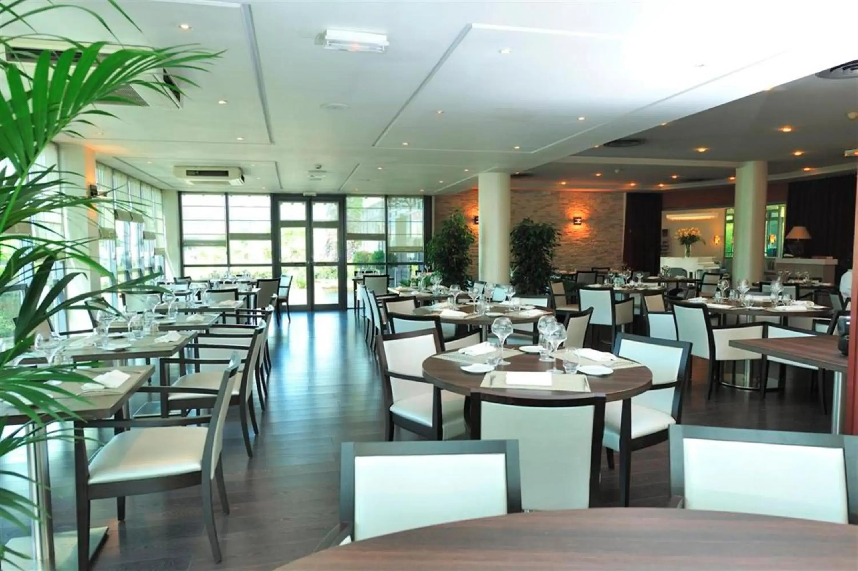 Restaurant/places to eat in Best Western Plus Evreux Palais Des Congrès Restaurant/places to eat in Best Western Plus Evreux Palais Des Congrès