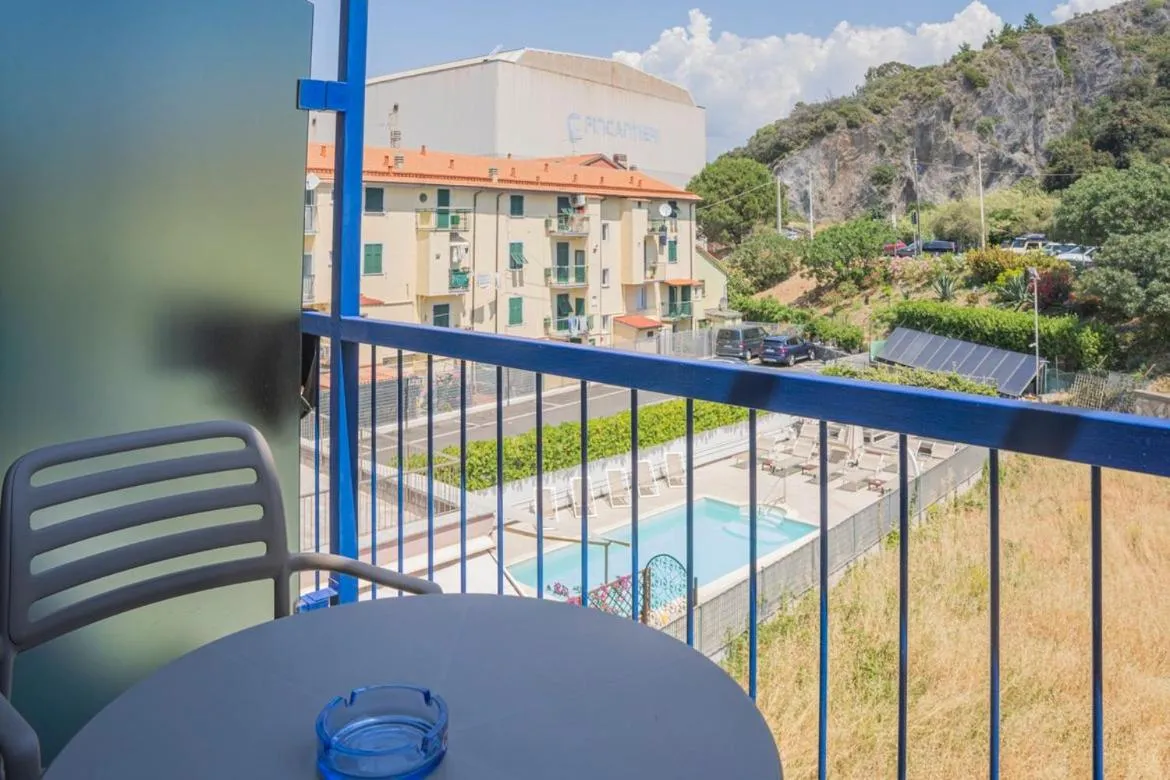Double Room with Pool View - single occupancy in Hotel 4 Venti spa & wellness