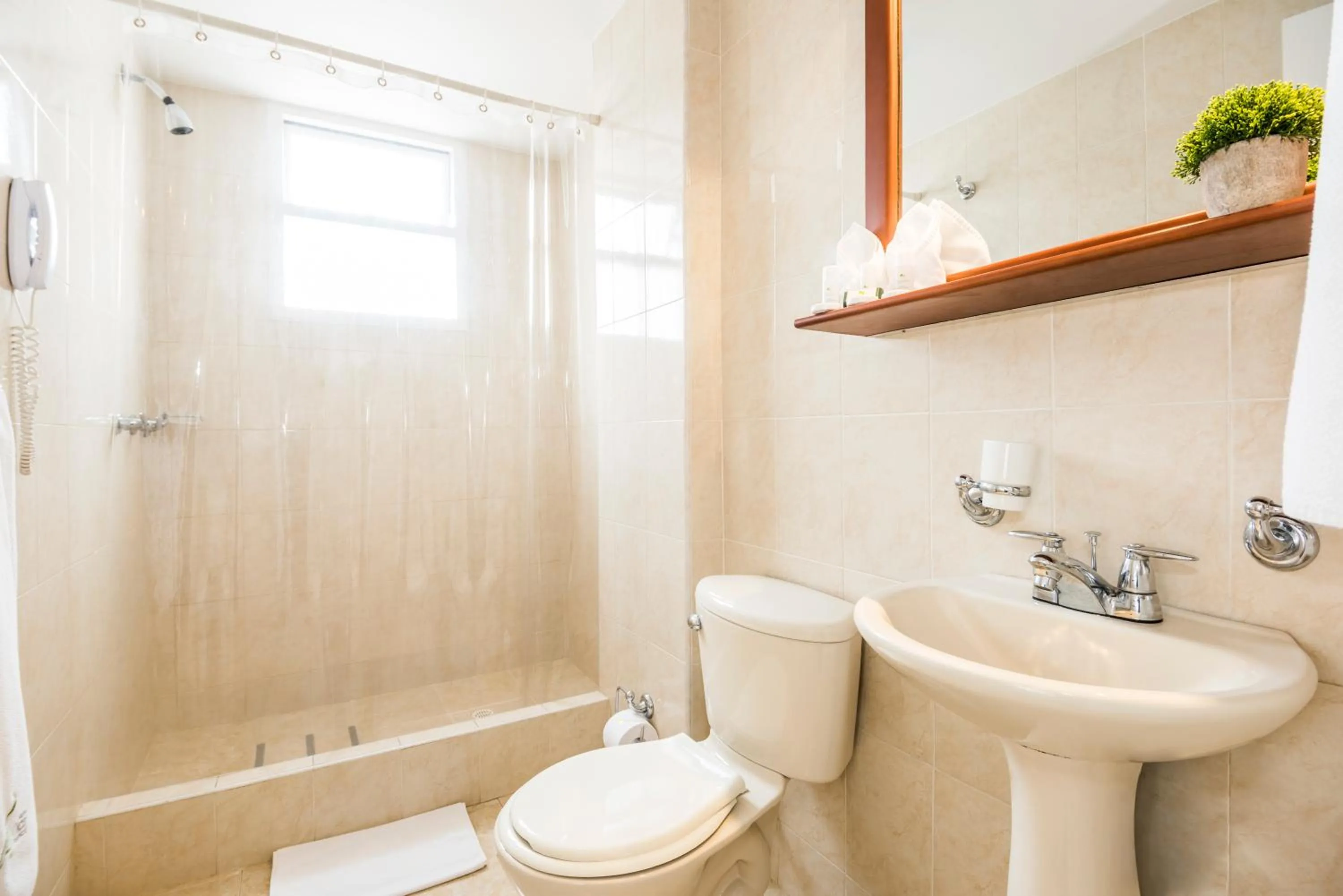 Toilet in Suites by Vilar América