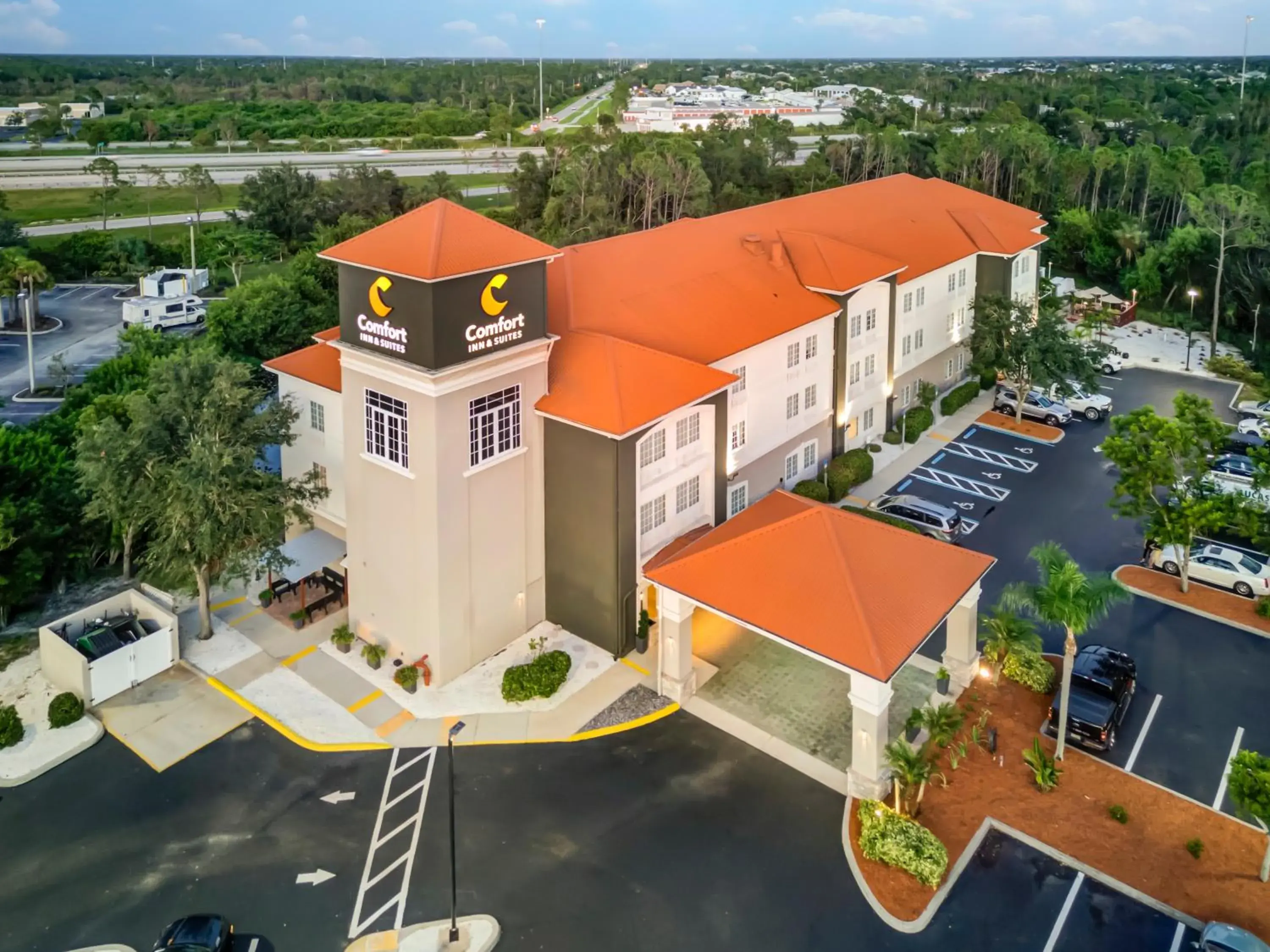 Property building in Comfort Inn & Suites Port Charlotte-Punta Gorda Property building in Comfort Inn & Suites Port Charlotte-Punta Gorda