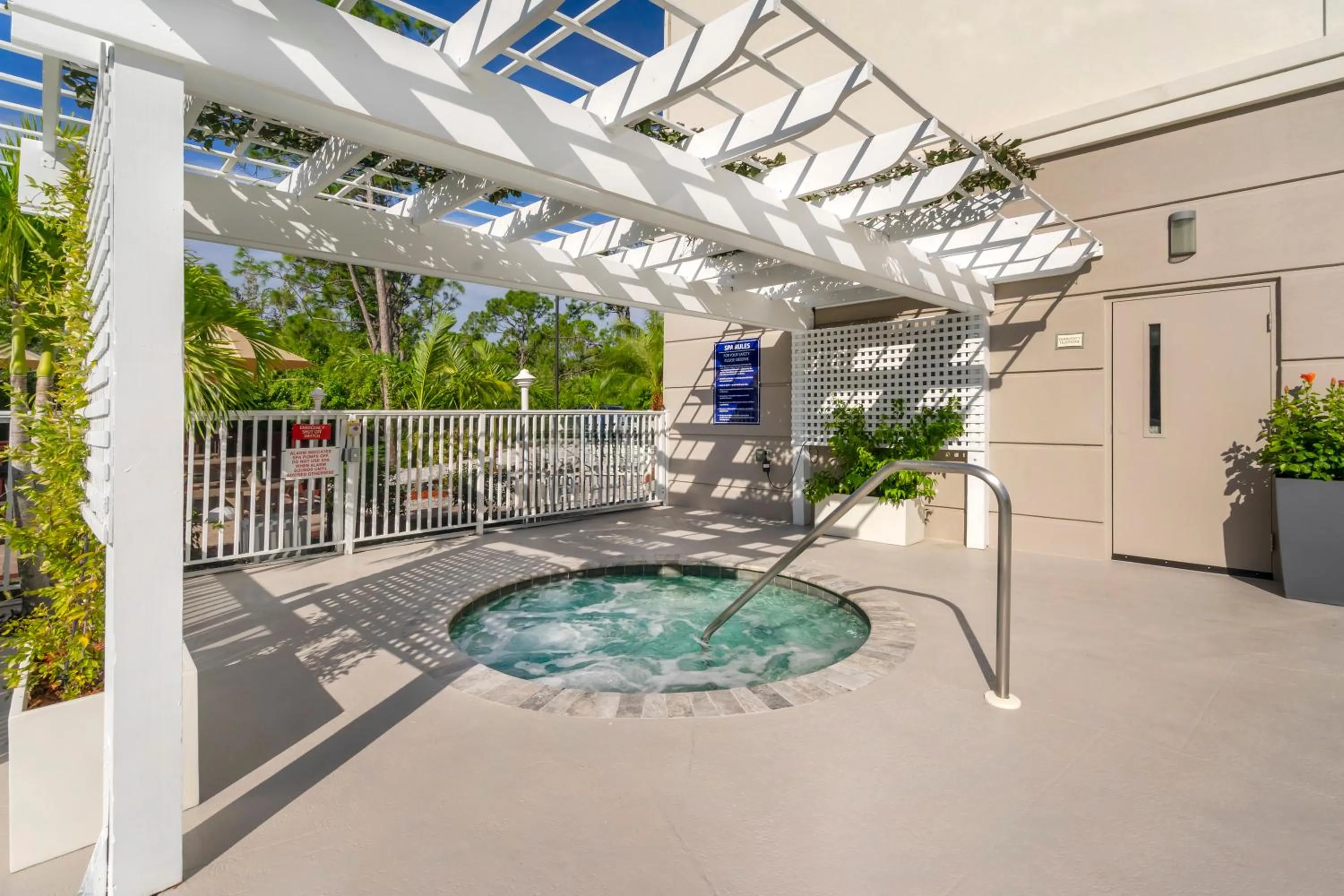 Patio in Comfort Inn & Suites Port Charlotte-Punta Gorda