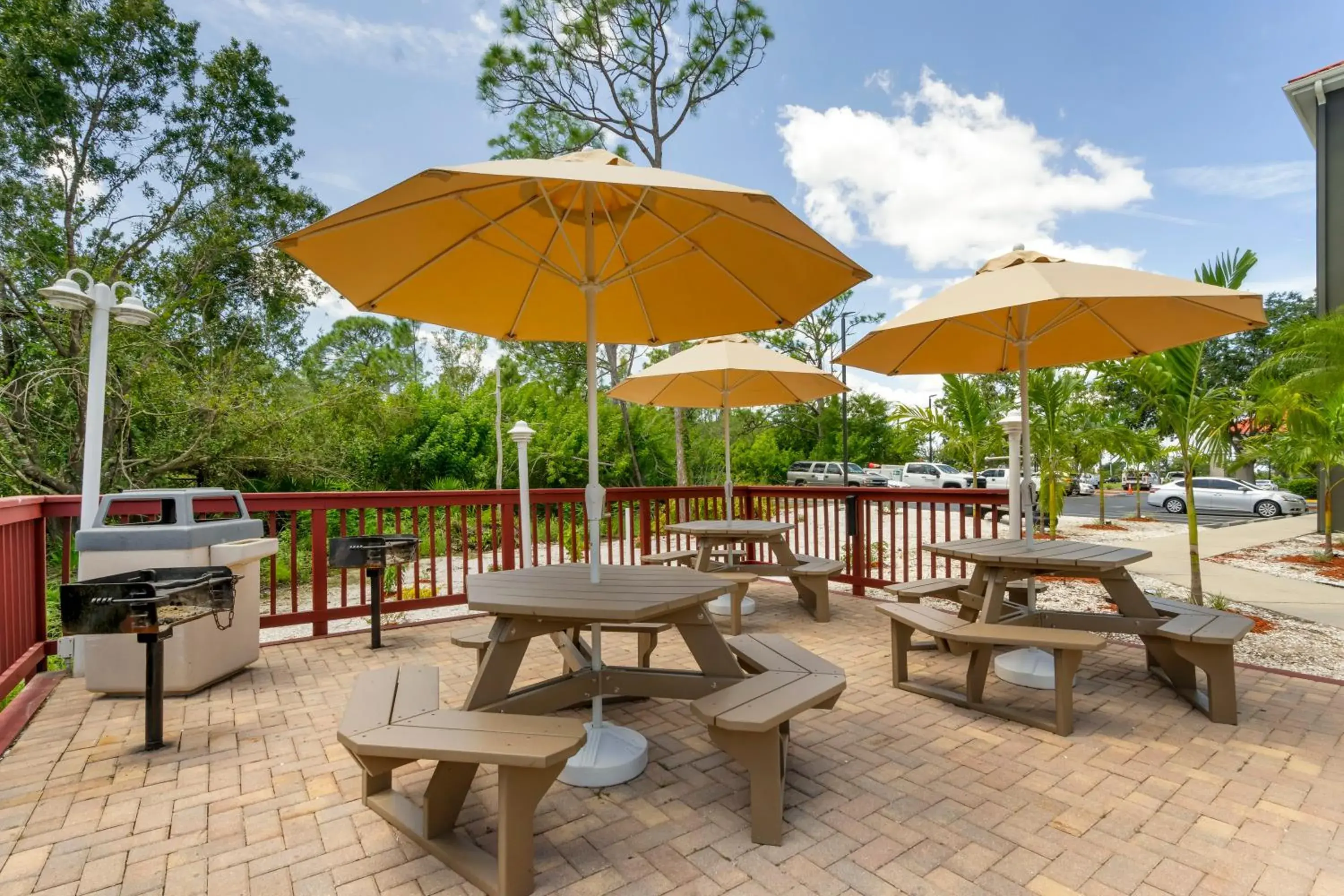 Restaurant/places to eat in Comfort Inn & Suites Port Charlotte-Punta Gorda Restaurant/places to eat in Comfort Inn & Suites Port Charlotte-Punta Gorda