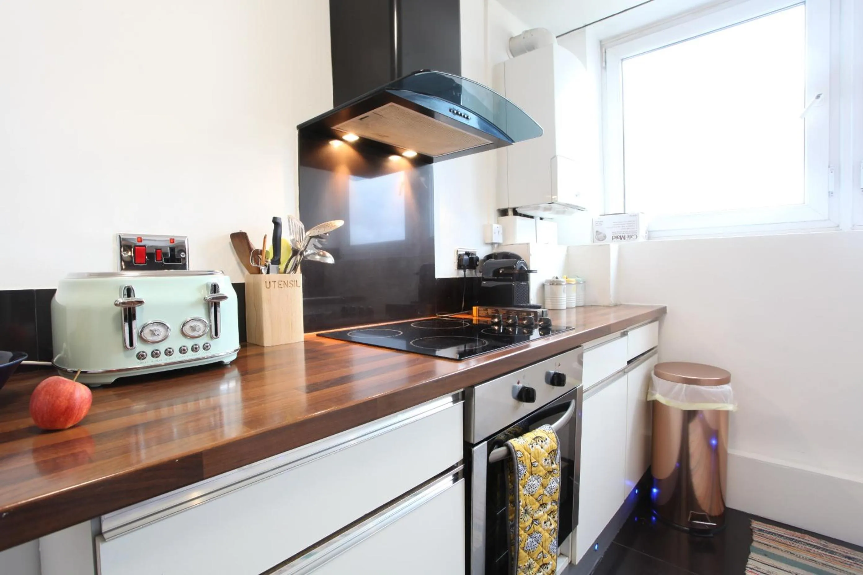 Chelsea off Kings Road One Bedroom Apartment with balcony