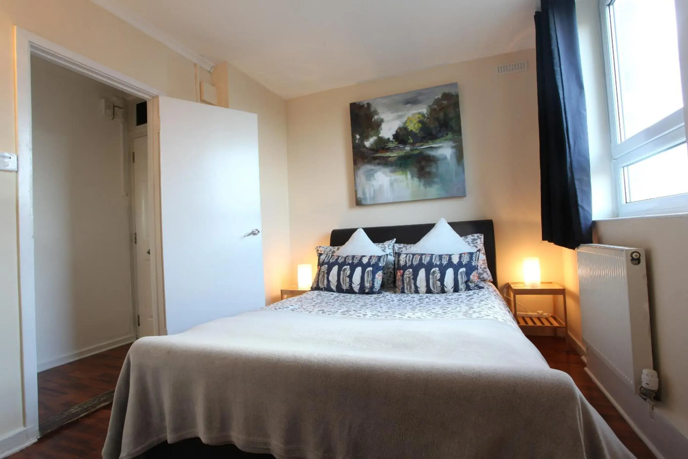 Chelsea off Kings Road One Bedroom Apartment with balcony Chelsea off Kings Road One Bedroom Apartment with balcony
