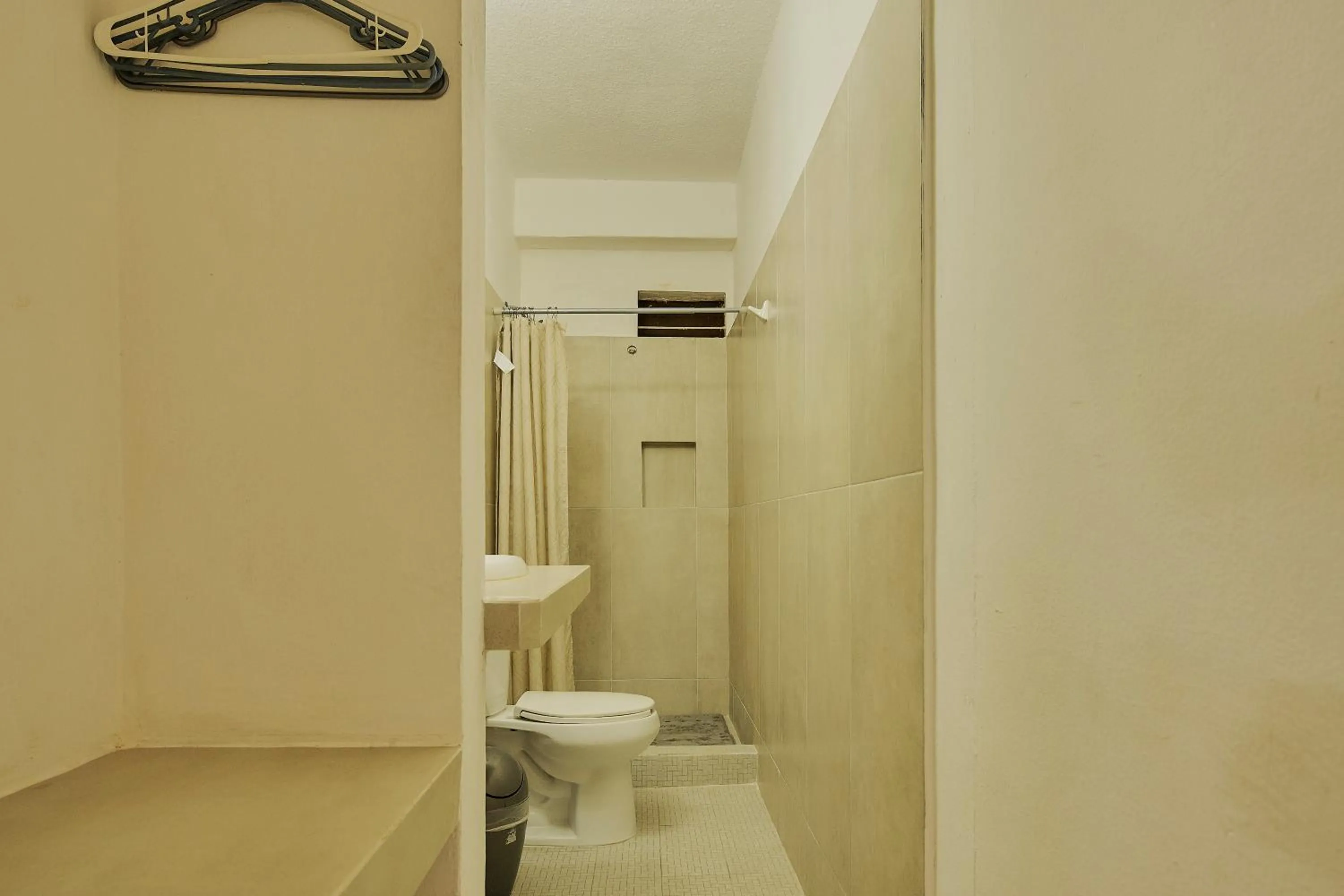 Shower in Hotel Cervantino