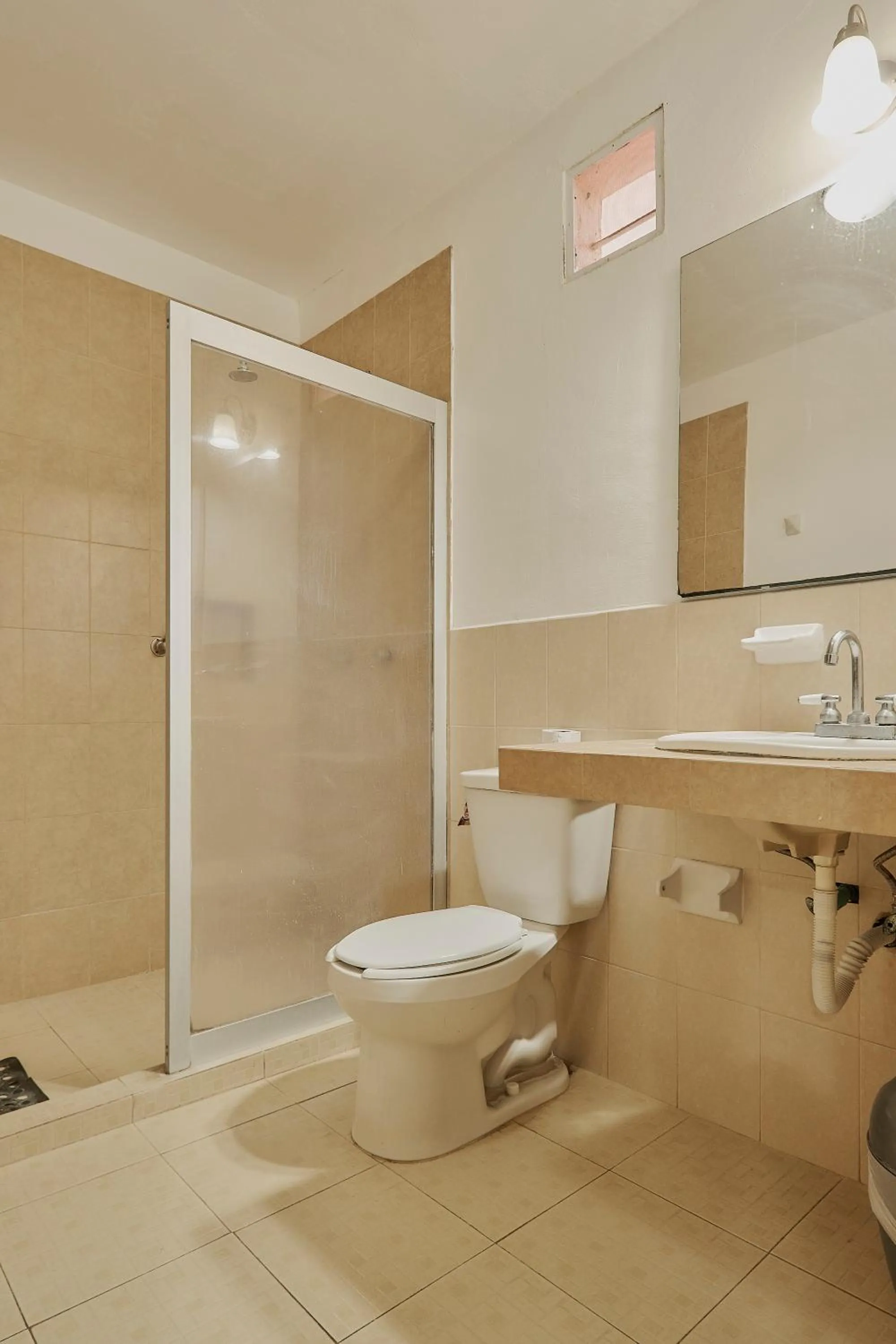 Shower in Hotel Cervantino