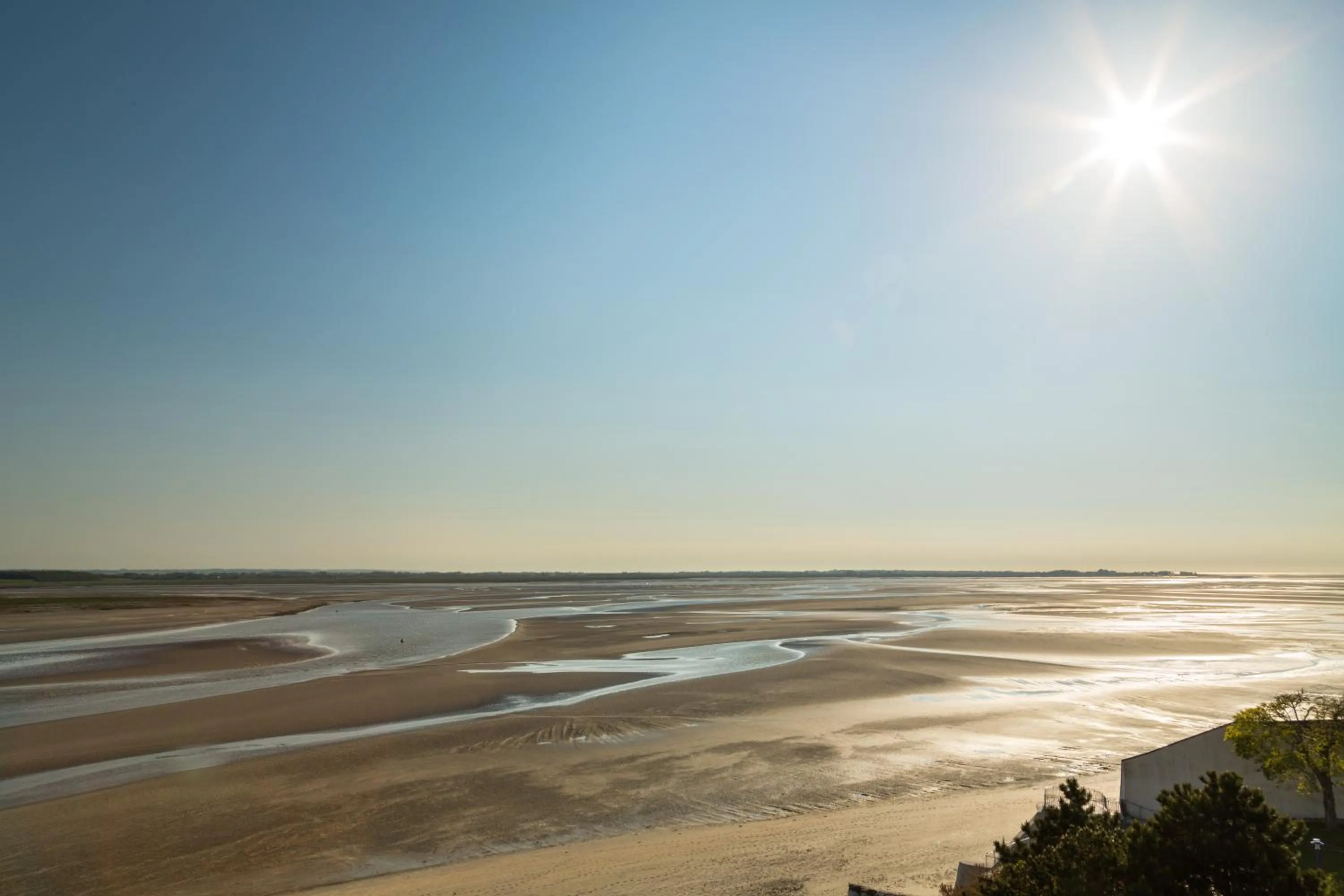 Facade/entrance in Hotel Restaurant Les Tourelles