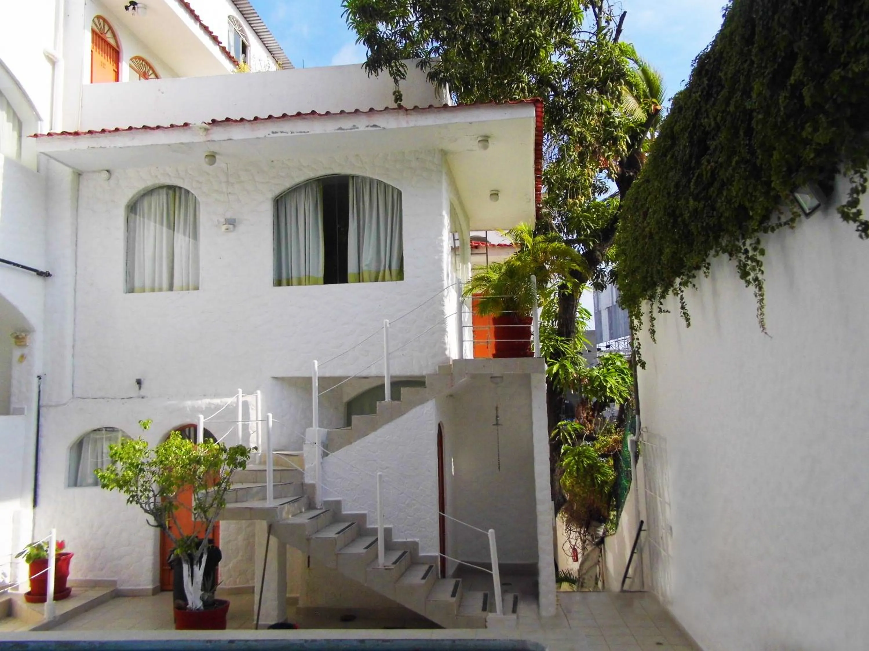 Property building in D'Cesar Hotel Acapulco