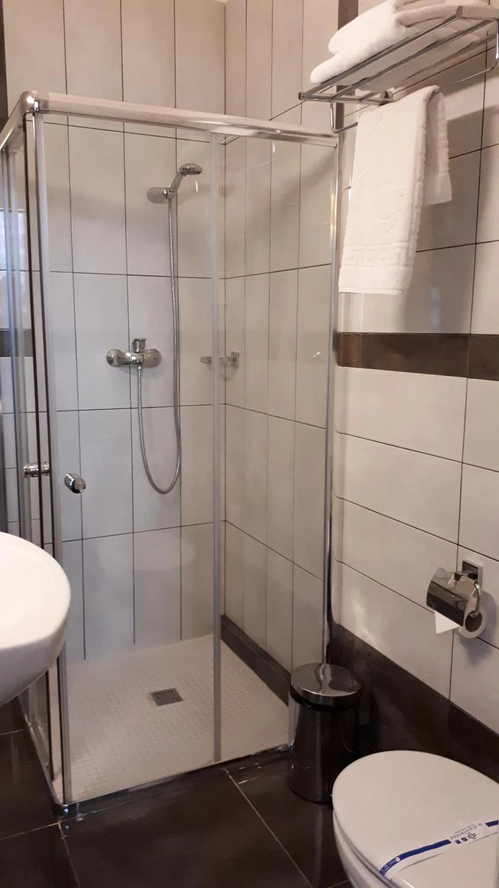 Shower in Ark Palace Hotel & SPA