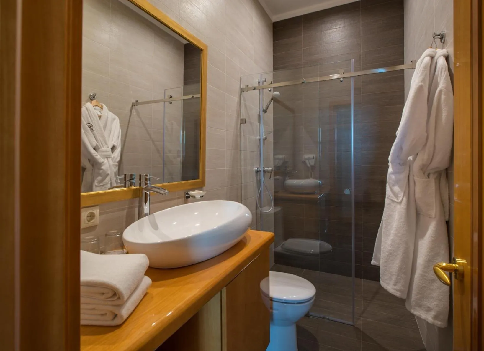 Bathroom in Ark Palace Hotel & SPA