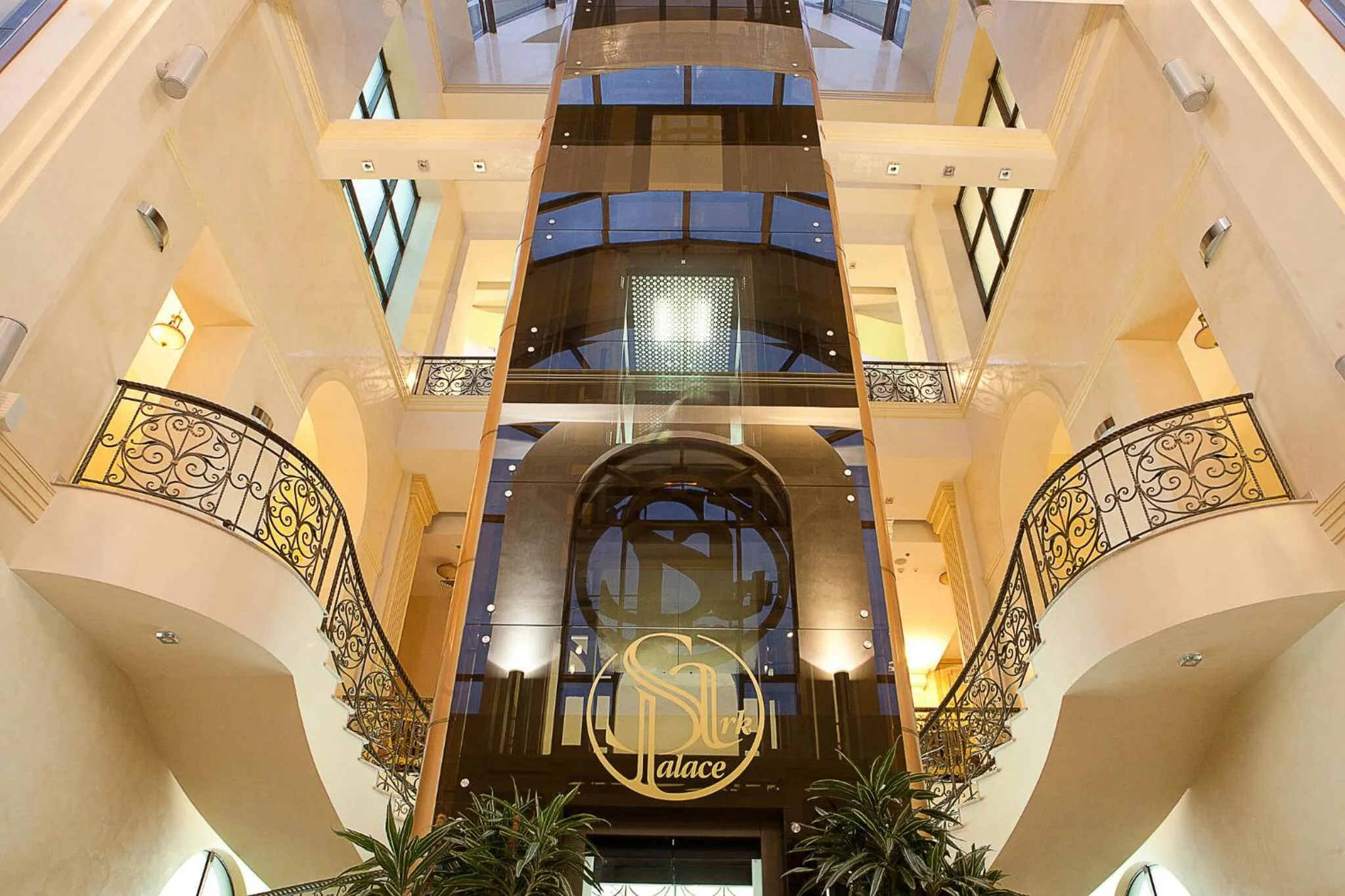 Facade/entrance in Ark Palace Hotel & SPA
