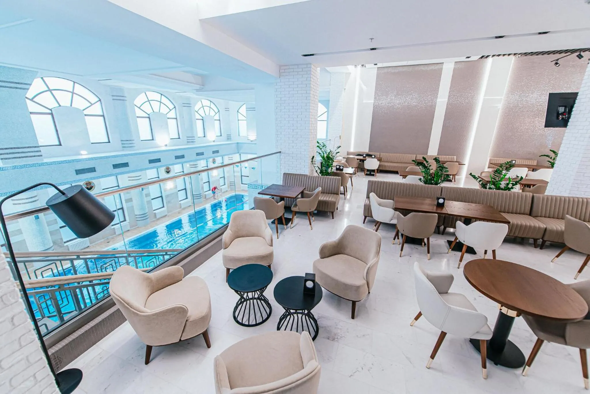 Restaurant/places to eat in Ark Palace Hotel & SPA