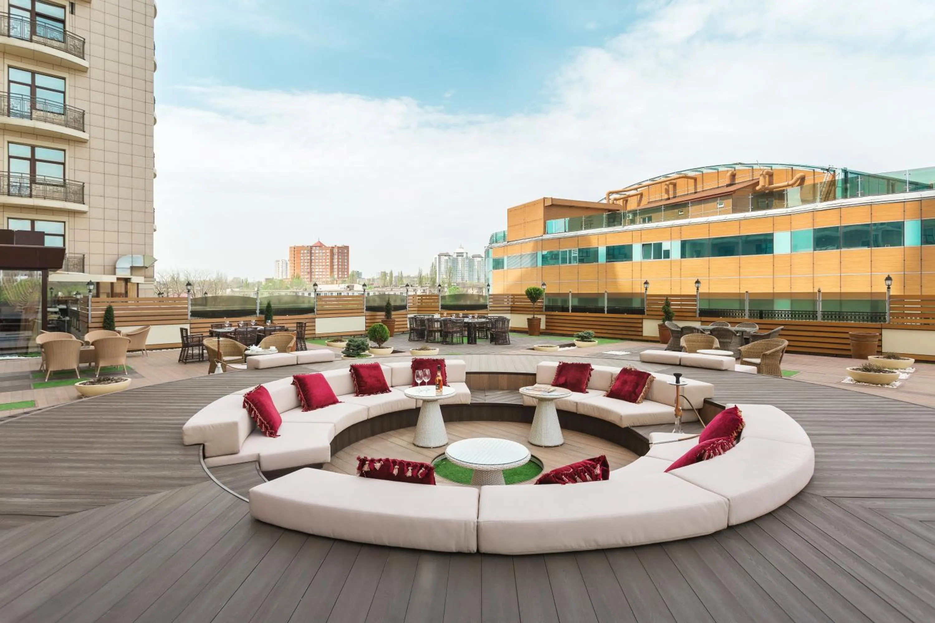 Restaurant/places to eat in Ark Palace Hotel & SPA