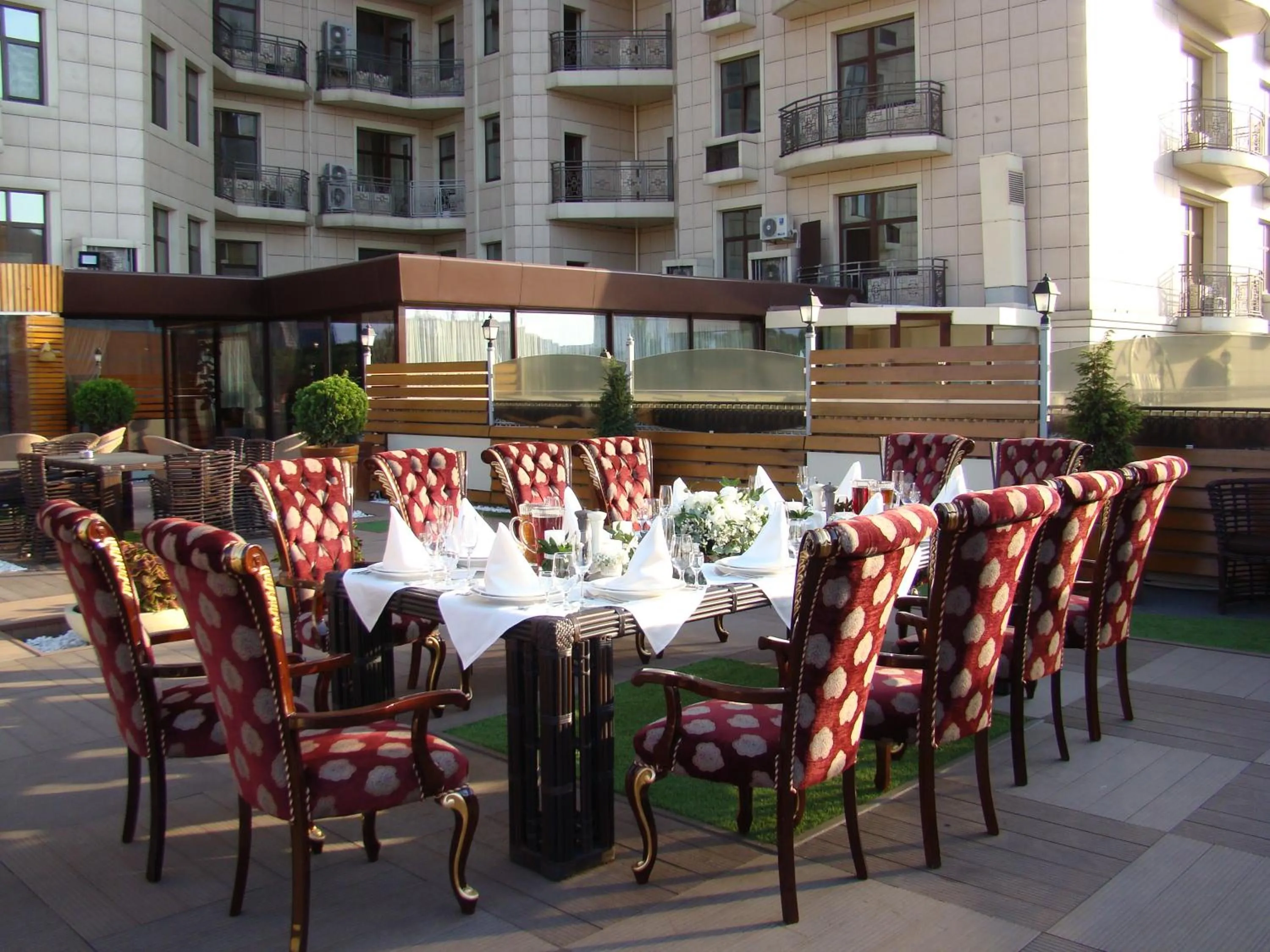 Restaurant/places to eat in Ark Palace Hotel & SPA