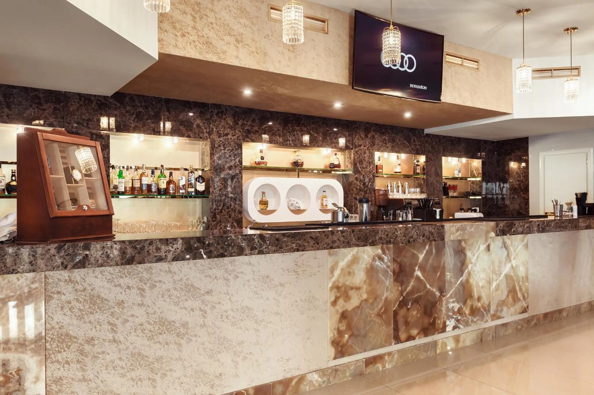 Lounge or bar in Ark Palace Hotel & SPA