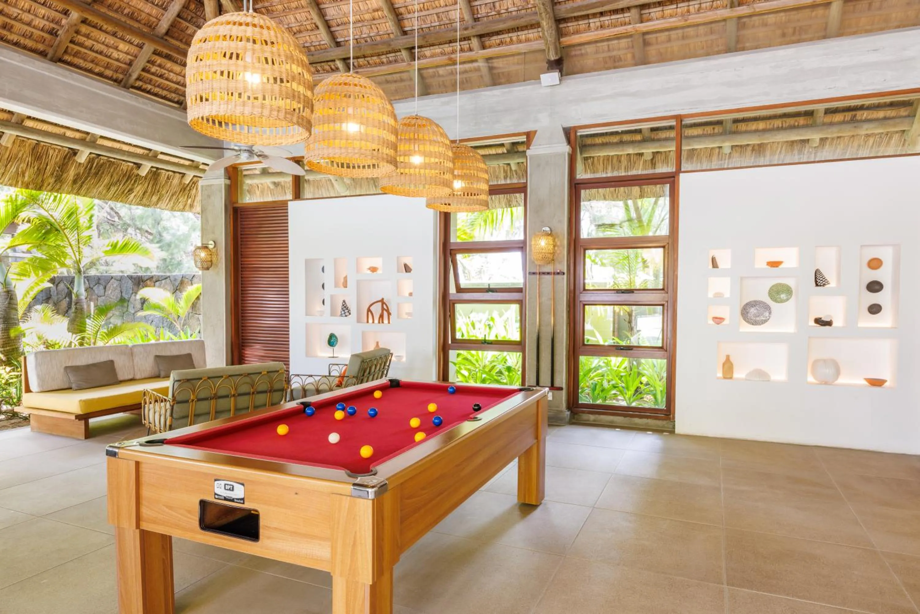 Game Room in Sunrise Attitude (Adults Only)