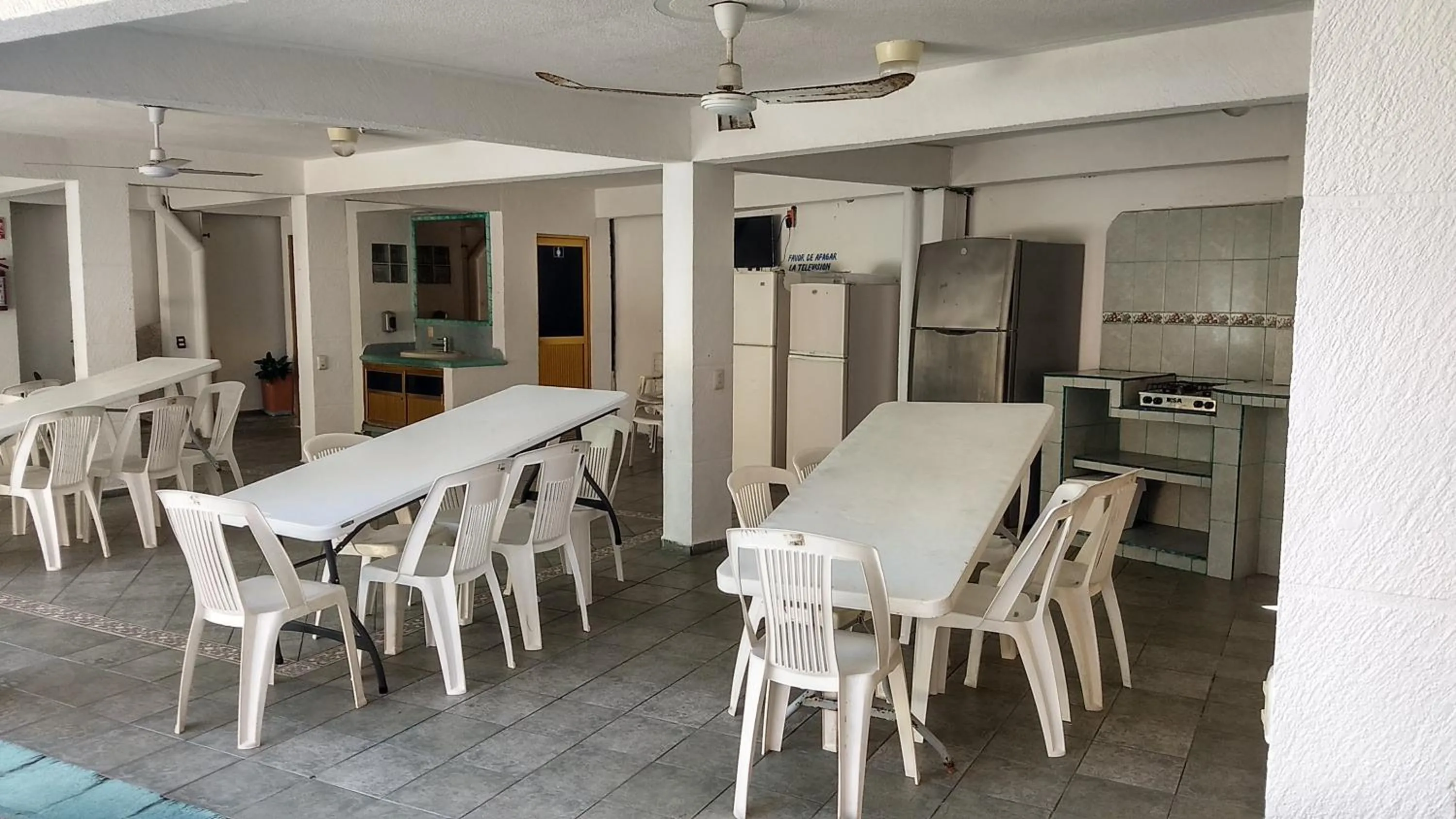 Communal kitchen in Hotel Olimar