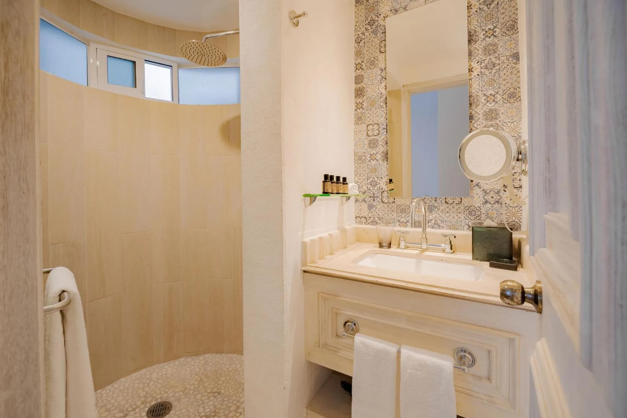 Bathroom in Mar del Cabo By Velas Resorts Adults Only