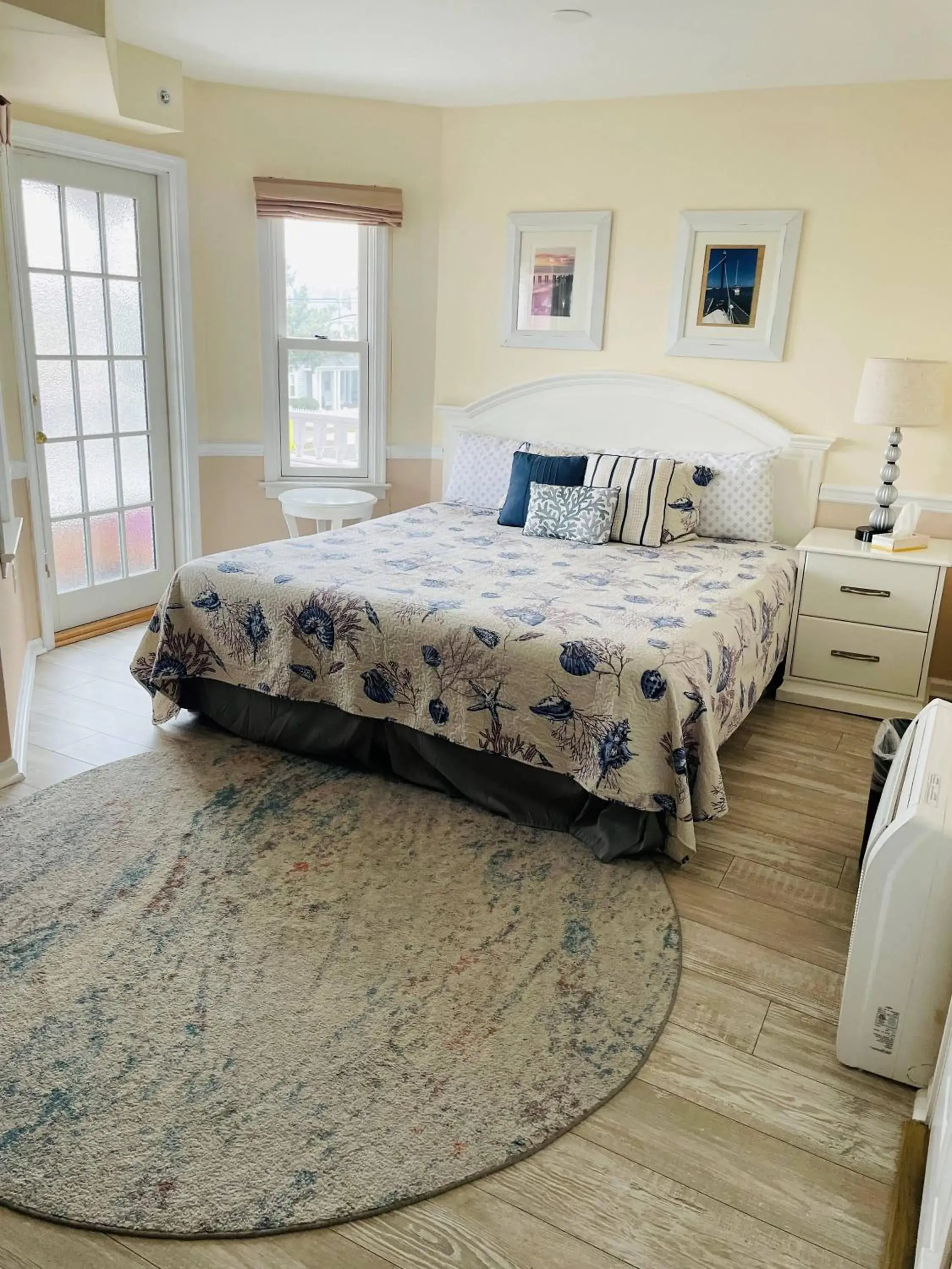 Classic King Room in The Grenville Hotel and Restaurant Classic King Room in The Grenville Hotel and Restaurant