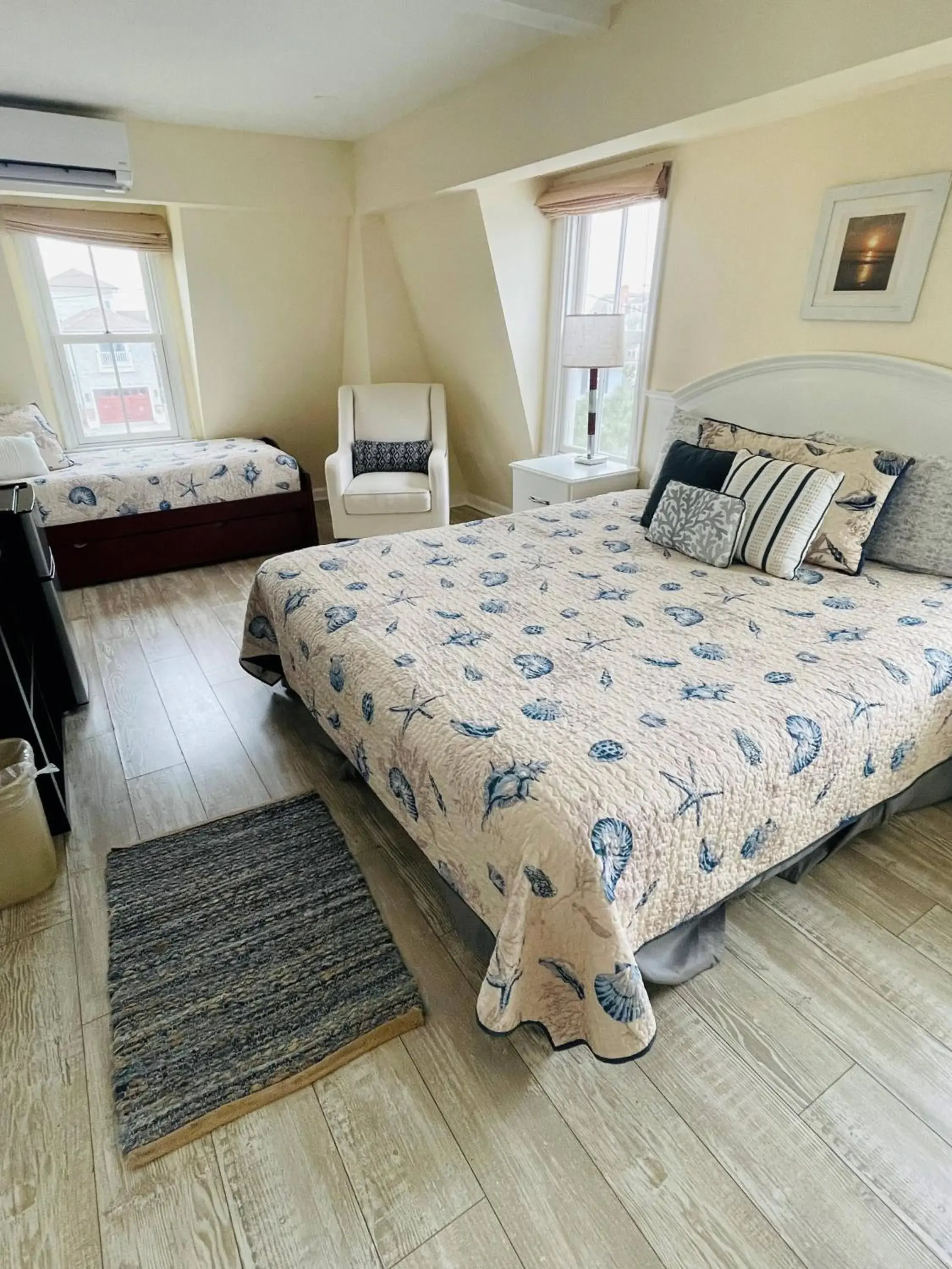 King Suite in The Grenville Hotel and Restaurant King Suite in The Grenville Hotel and Restaurant