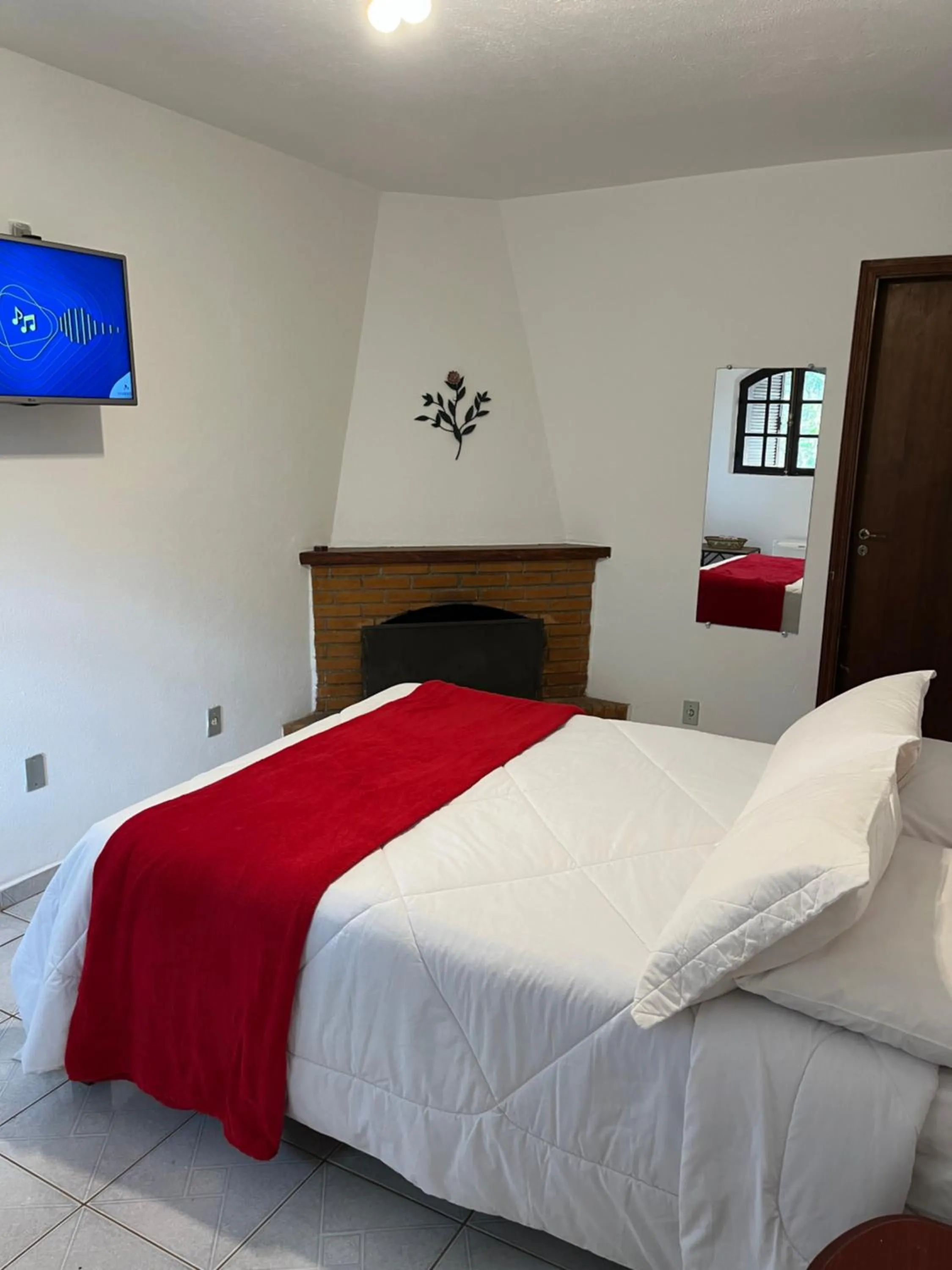 Photo of the whole room, Bed in Pousada Sonho Verde