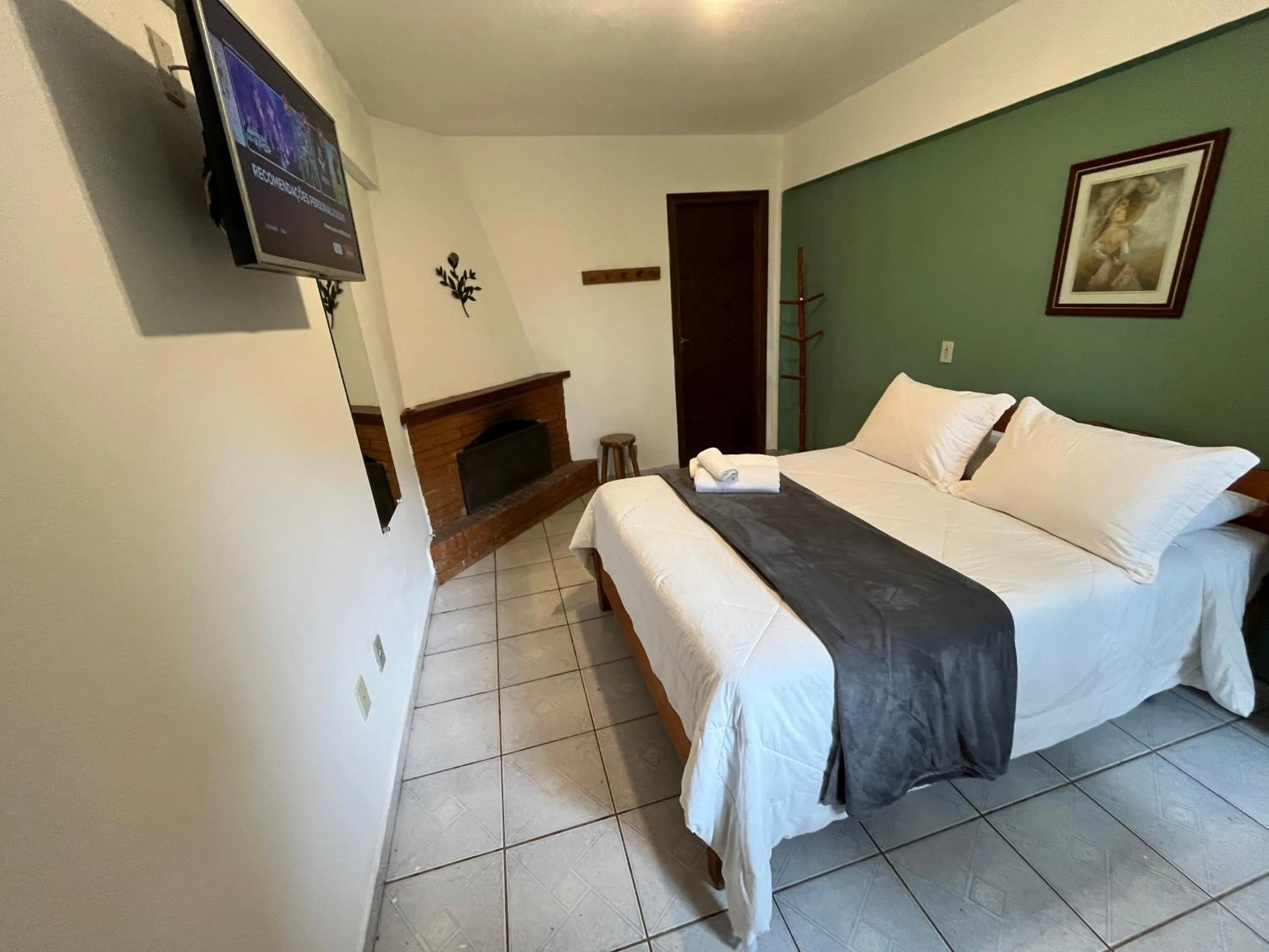 TV and multimedia, Bed in Pousada Sonho Verde