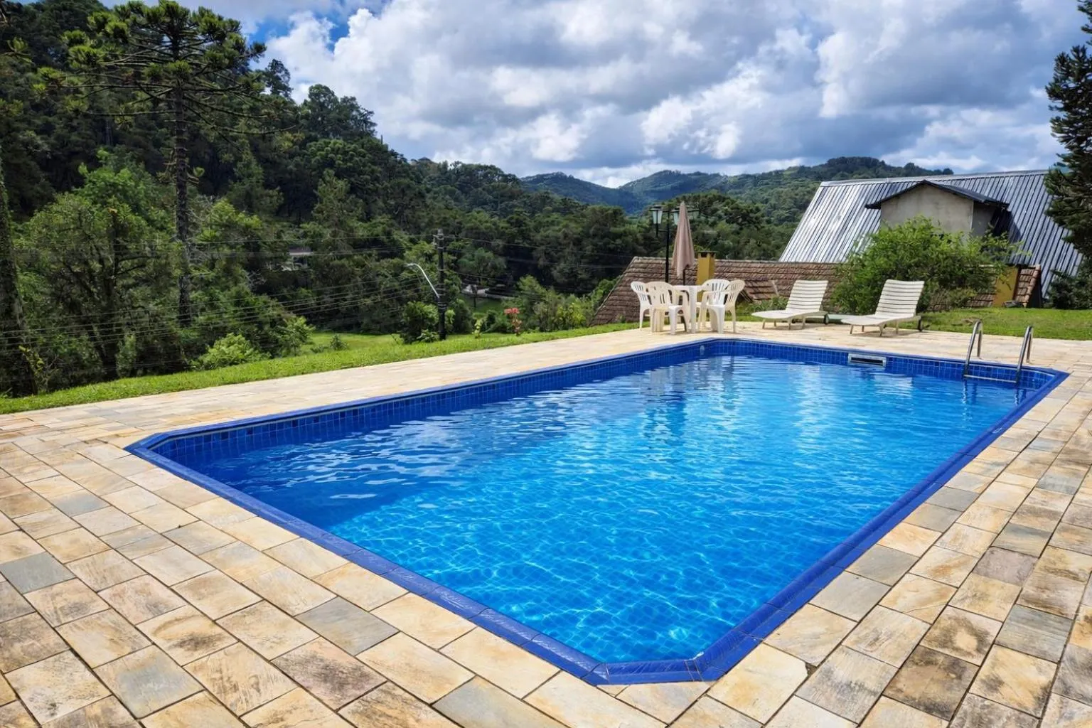Mountain view in Pousada Sonho Verde