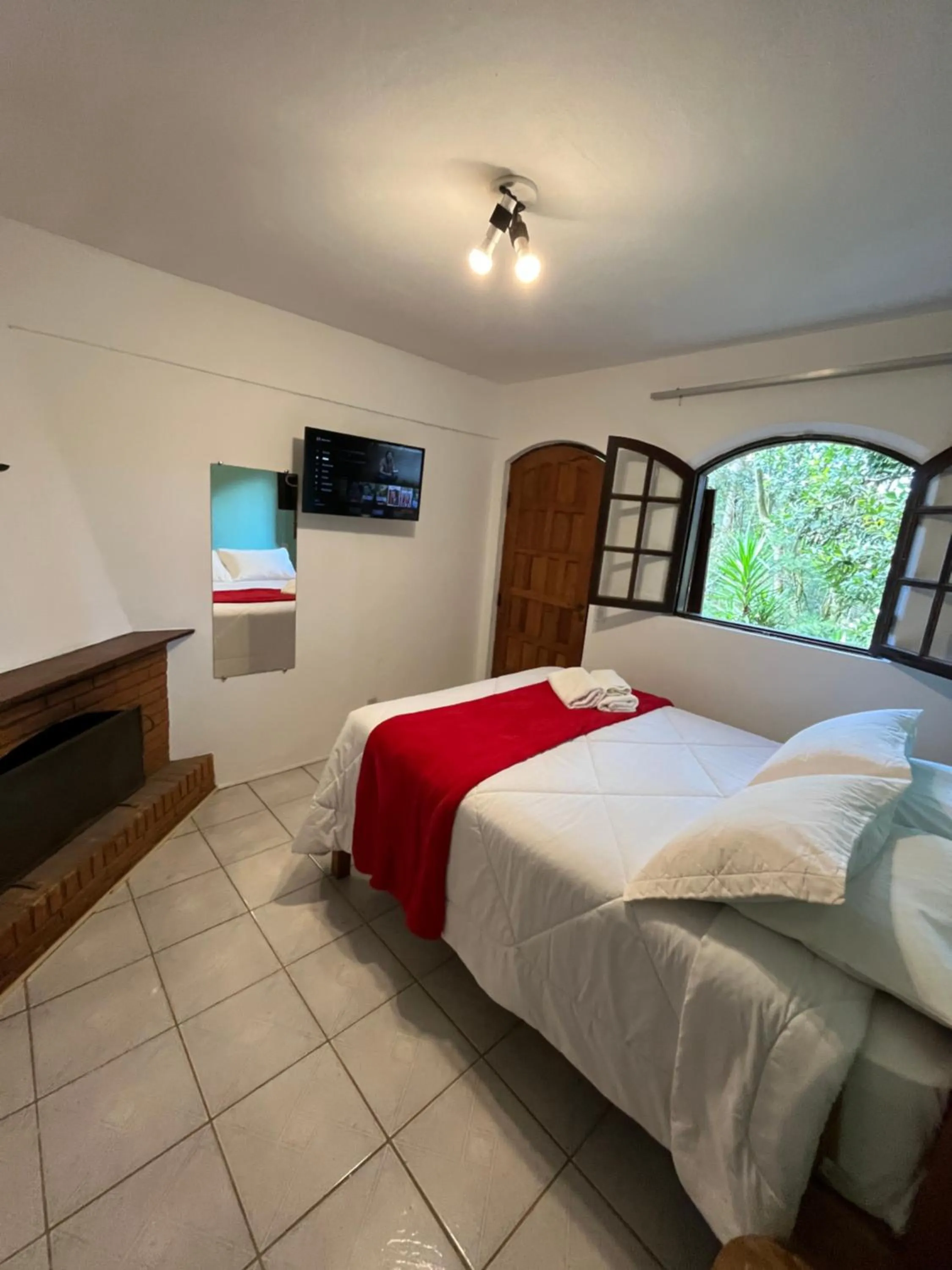 Photo of the whole room, Bed in Pousada Sonho Verde