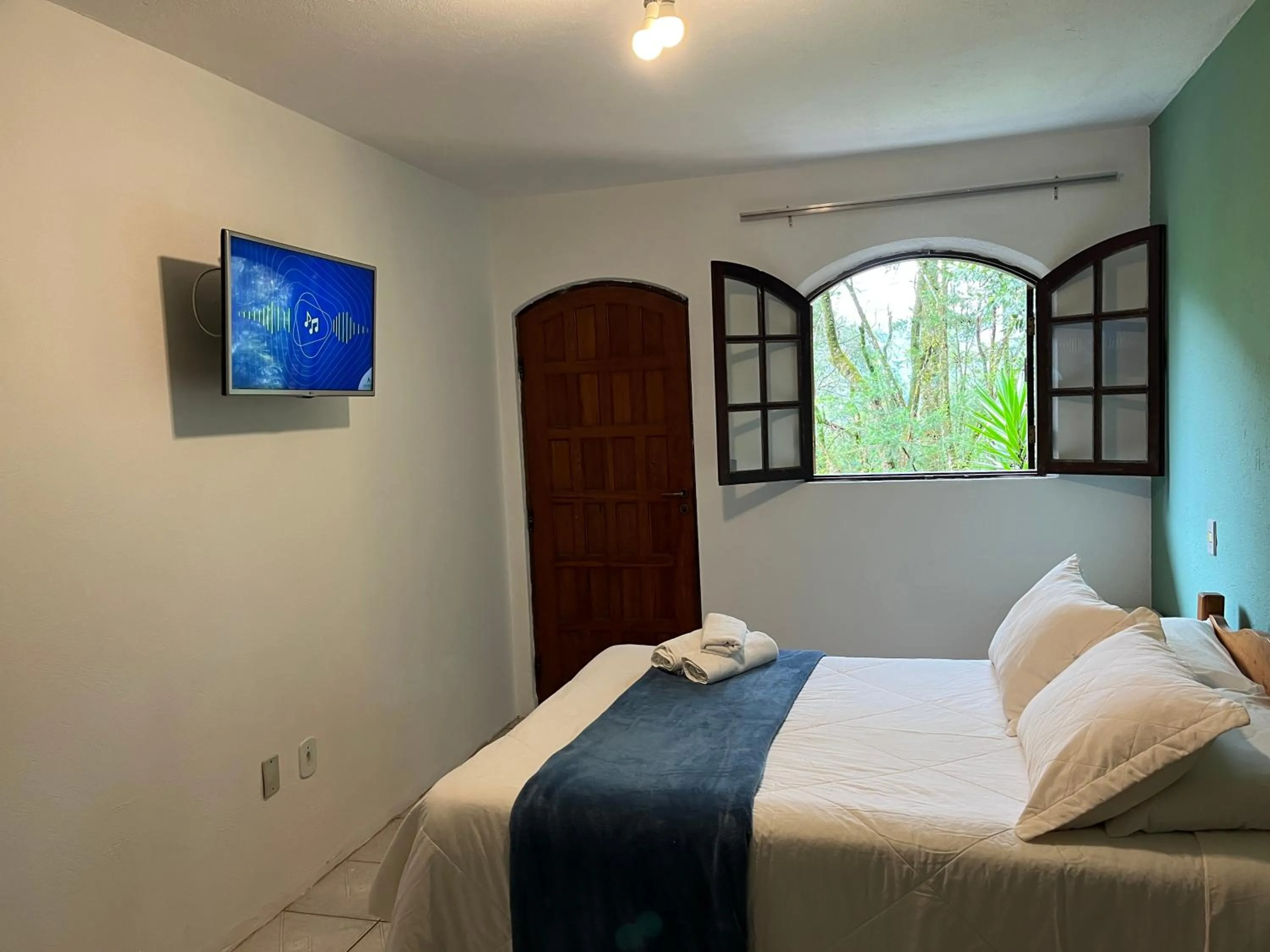 Photo of the whole room, Bed in Pousada Sonho Verde