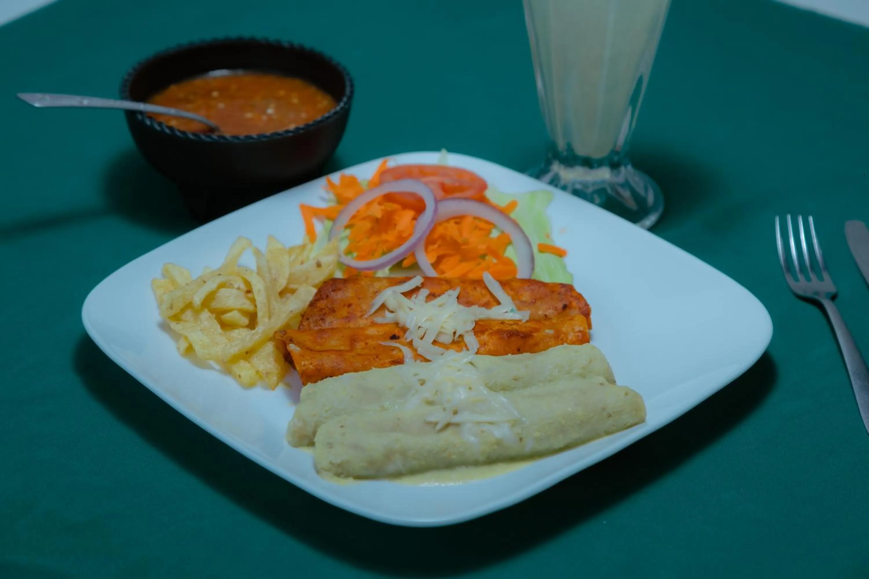 Restaurant/places to eat in Hotel Zacatecas Courts