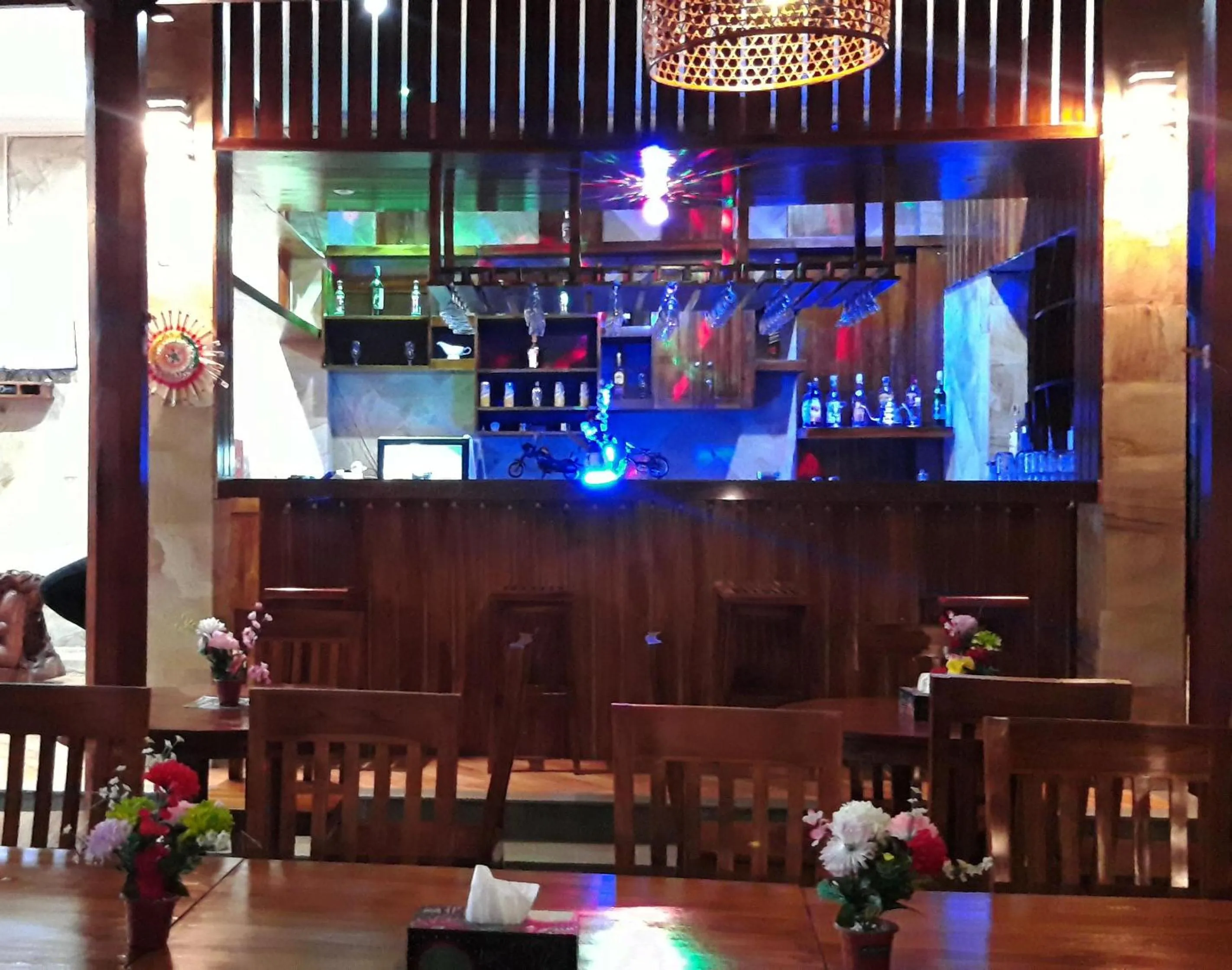 Restaurant/places to eat in Grand Raka Homestay