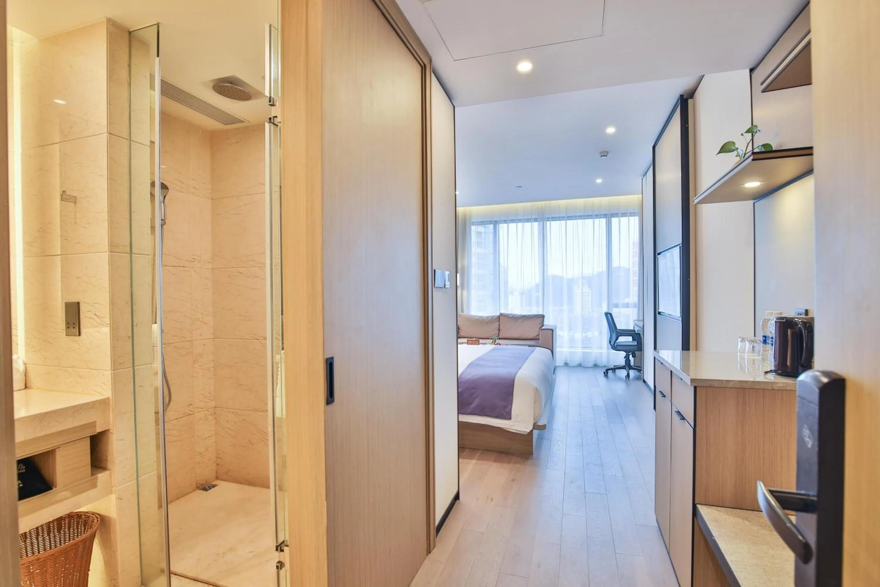 Photo of the whole room in SSAW Boutique Hotel Wenzhou Jiushan Lake