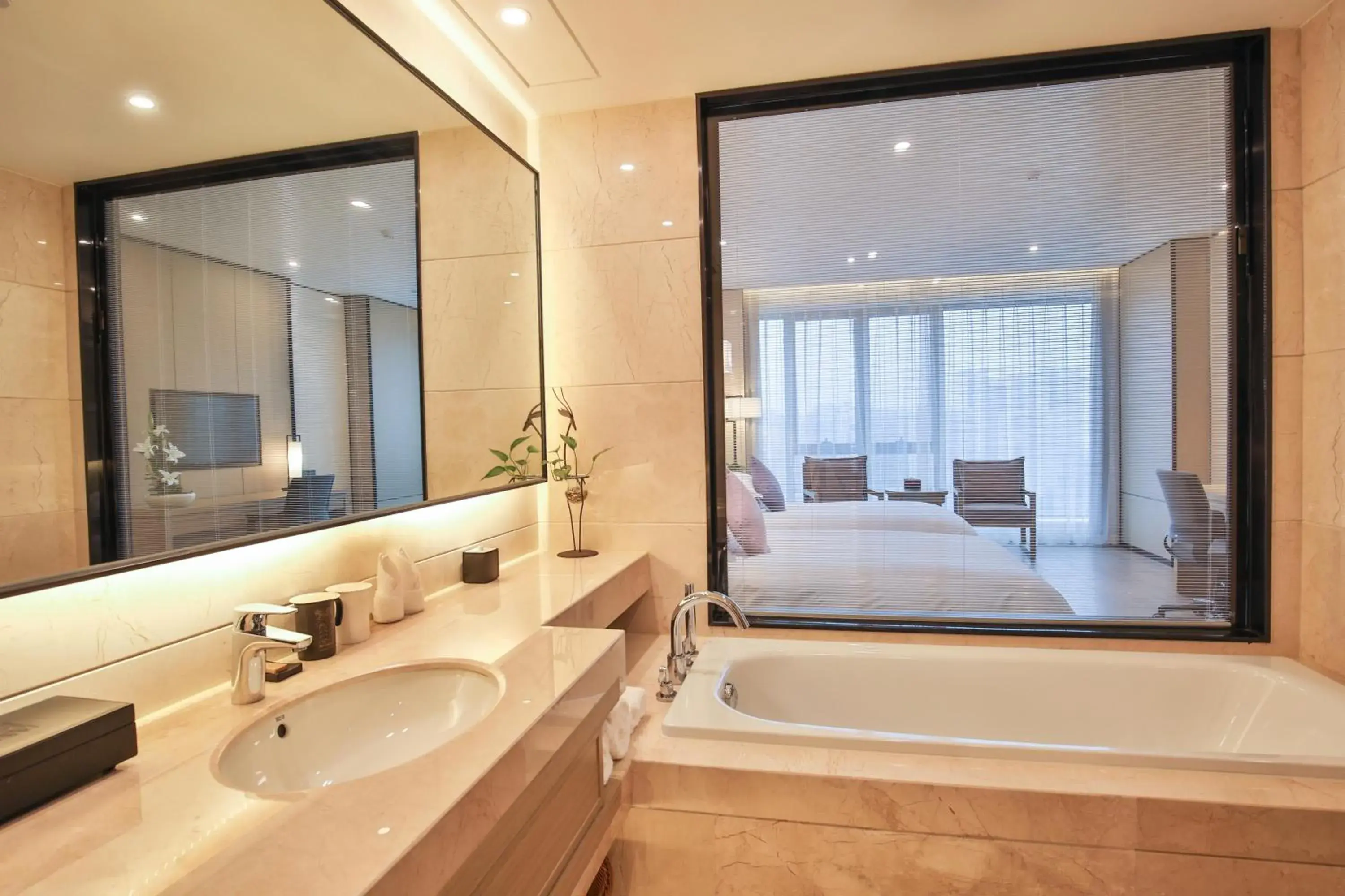 Twin Room in SSAW Boutique Hotel Wenzhou Jiushan Lake Twin Room in SSAW Boutique Hotel Wenzhou Jiushan Lake