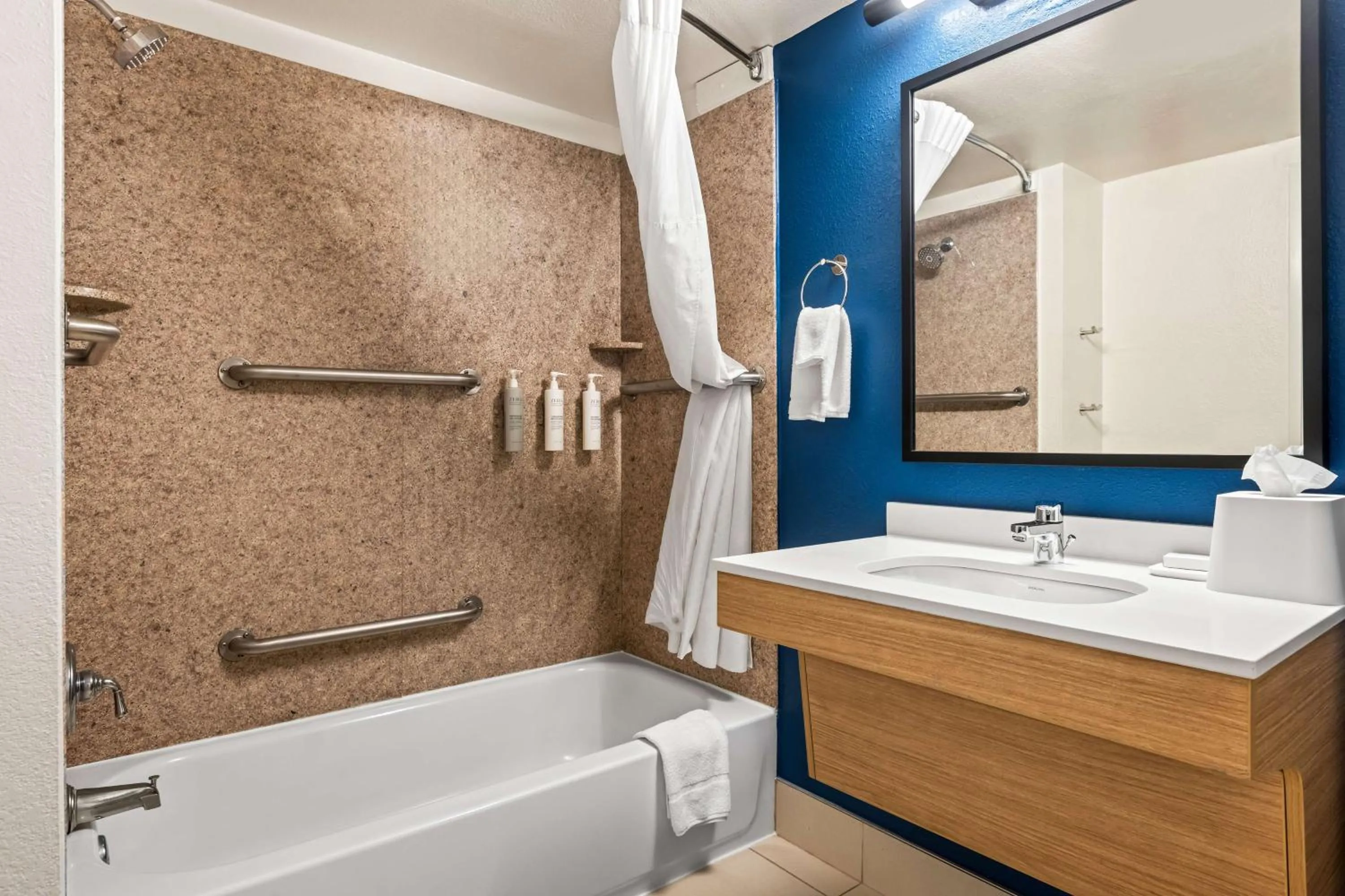 Photo of the whole room in Spark by Hilton Port Wentworth Savannah