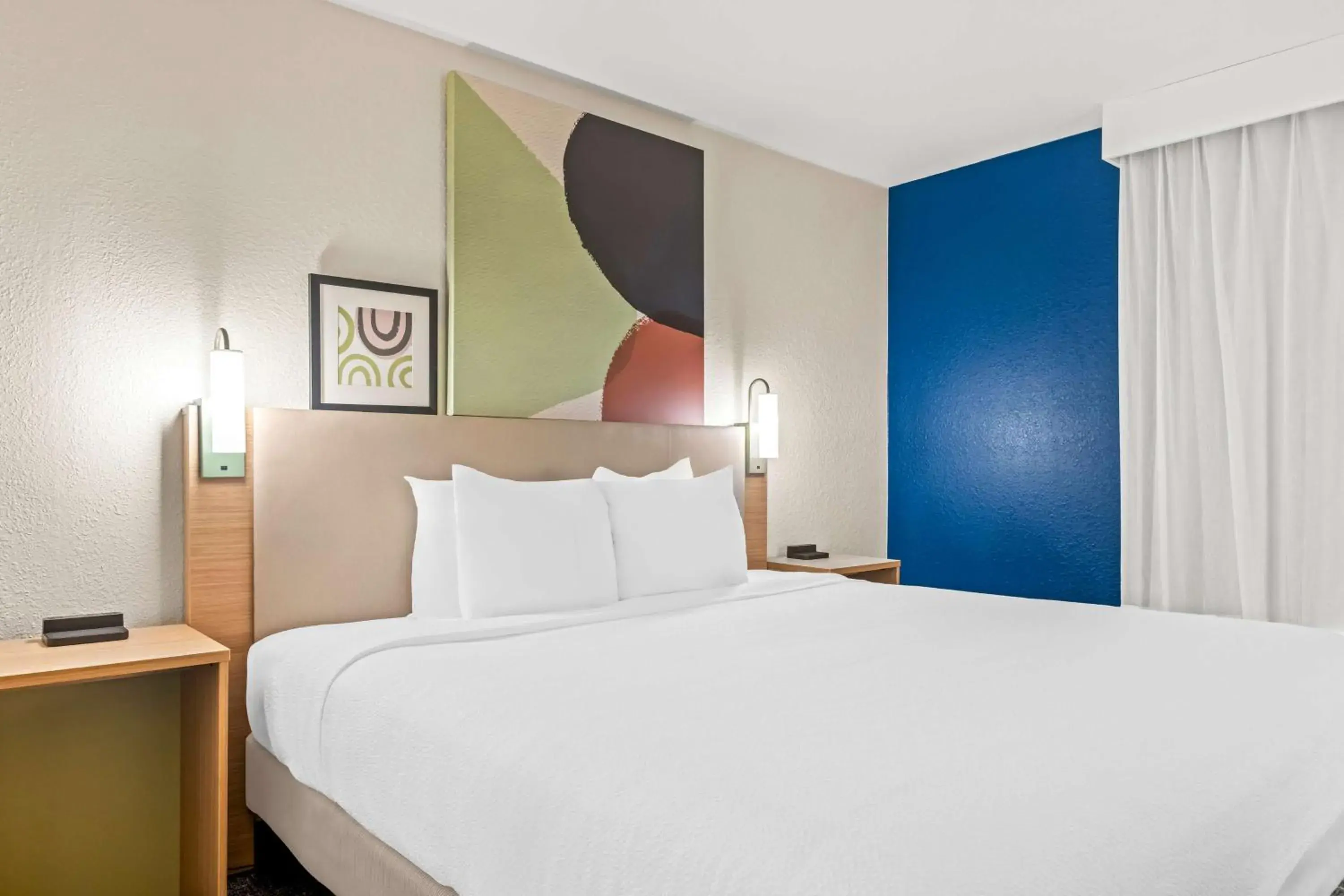 Bed in Spark by Hilton Port Wentworth Savannah Bed in Spark by Hilton Port Wentworth Savannah