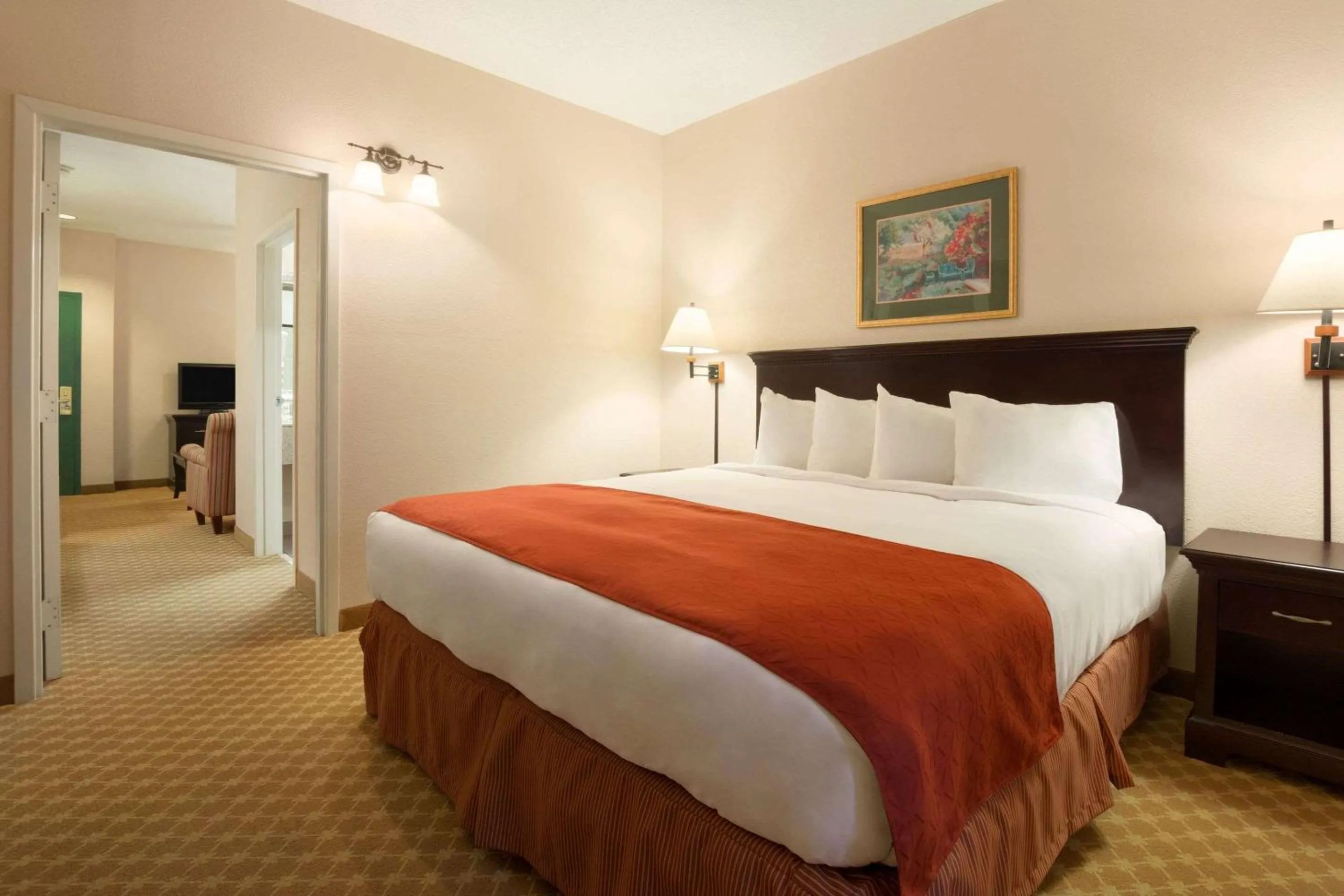 Bedroom, Bed in Country Inn & Suites by Radisson, Columbus, GA