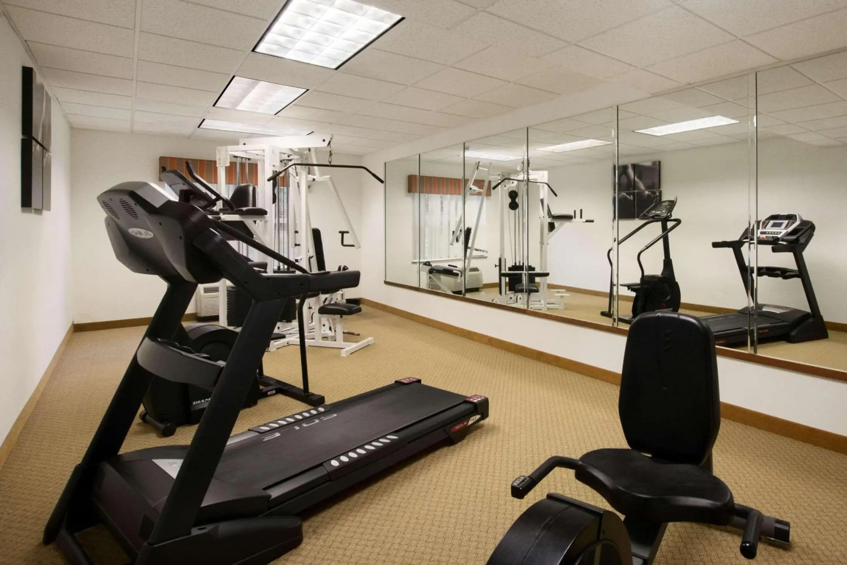 Fitness centre/facilities in Country Inn & Suites by Radisson, Columbus, GA Fitness centre/facilities in Country Inn & Suites by Radisson, Columbus, GA